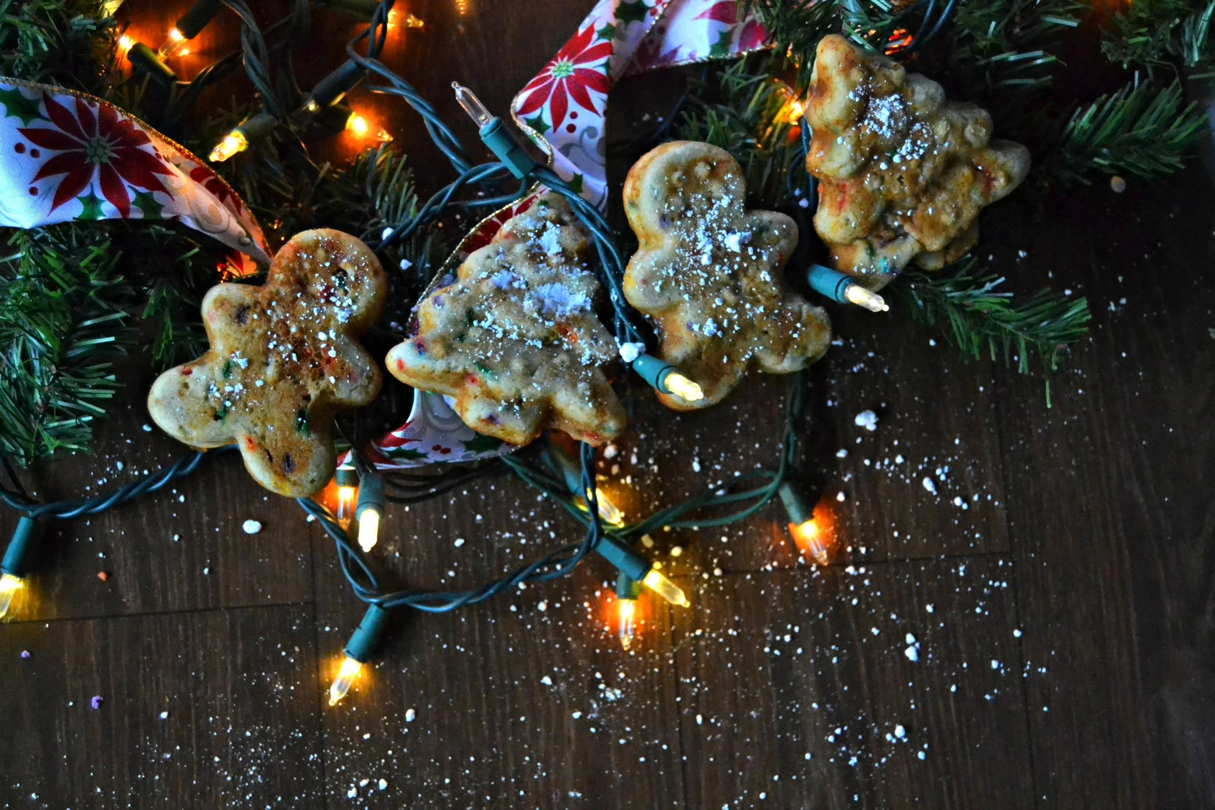 Christmas Cookie Cutter Pancakes - Christmas themed pancakes make it even easier to creative a festive holiday breakfast! Are they pancakes or are they cookies? You decide!