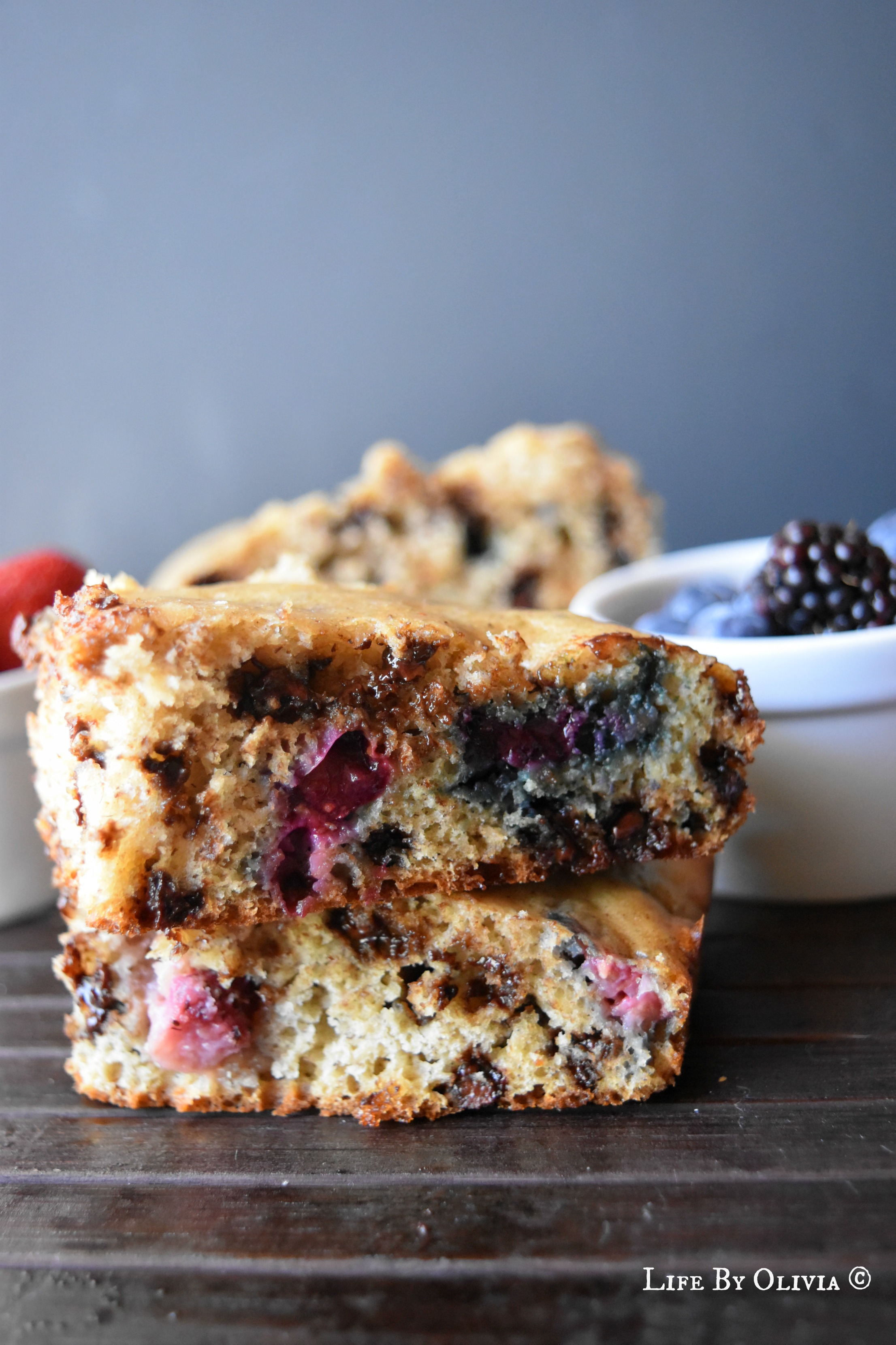 Ed Creed indsigelse Mixed Berry Chocolate Chip Banana Bread — Life By Olivia