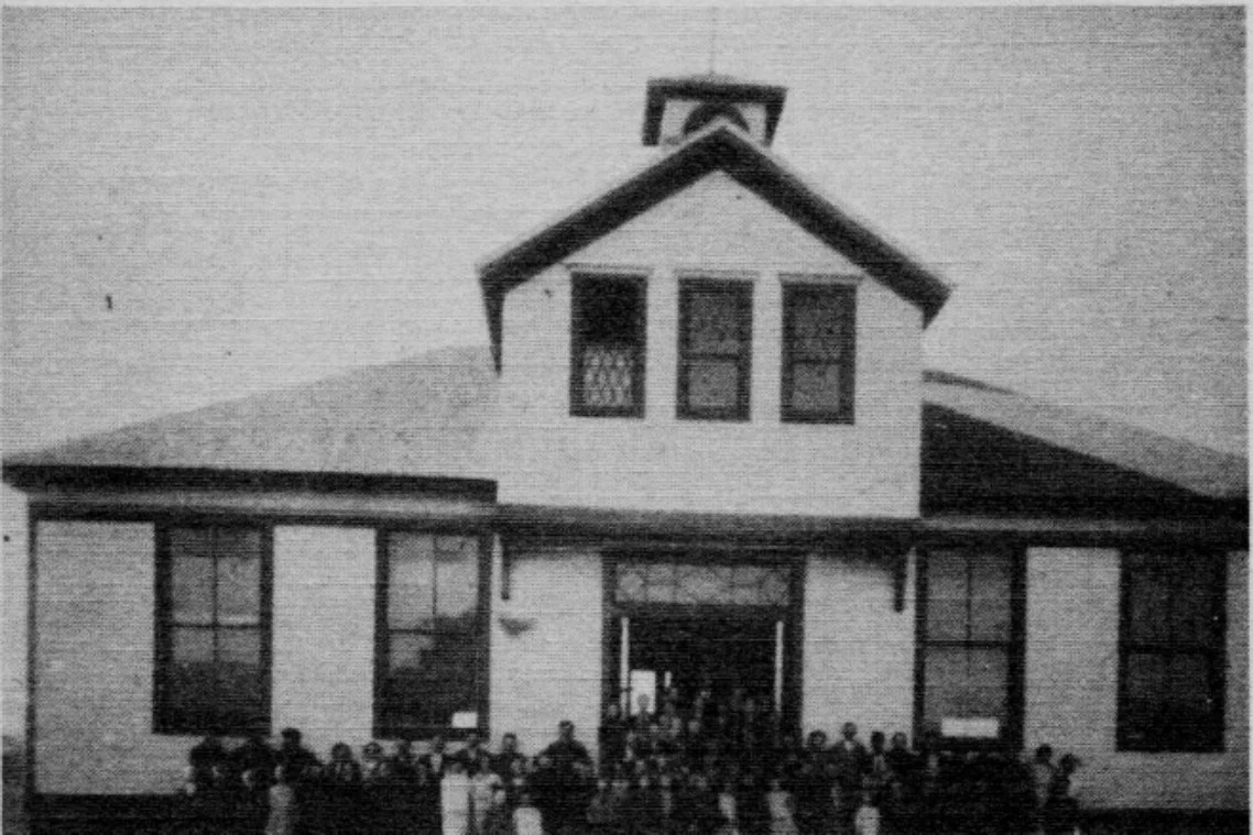 The sch0ol house in 1890