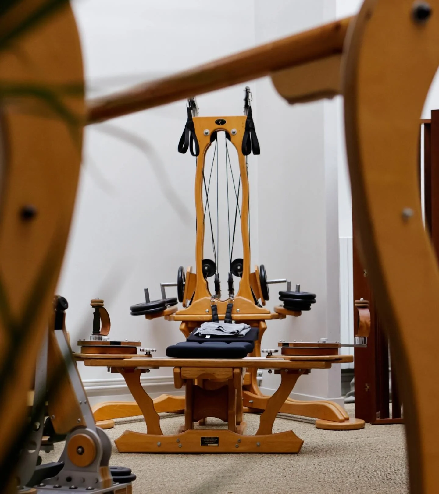 Le Studio Rituel vous invite &agrave; d&eacute;couvrir la Gyrotonic&reg; : un mouvement fluide et tridimensionnel, qui lib&egrave;re les tensions, renforce en profondeur et redonne de la mobilit&eacute; &agrave; tout le corps.

Bienvenue dans un lieu