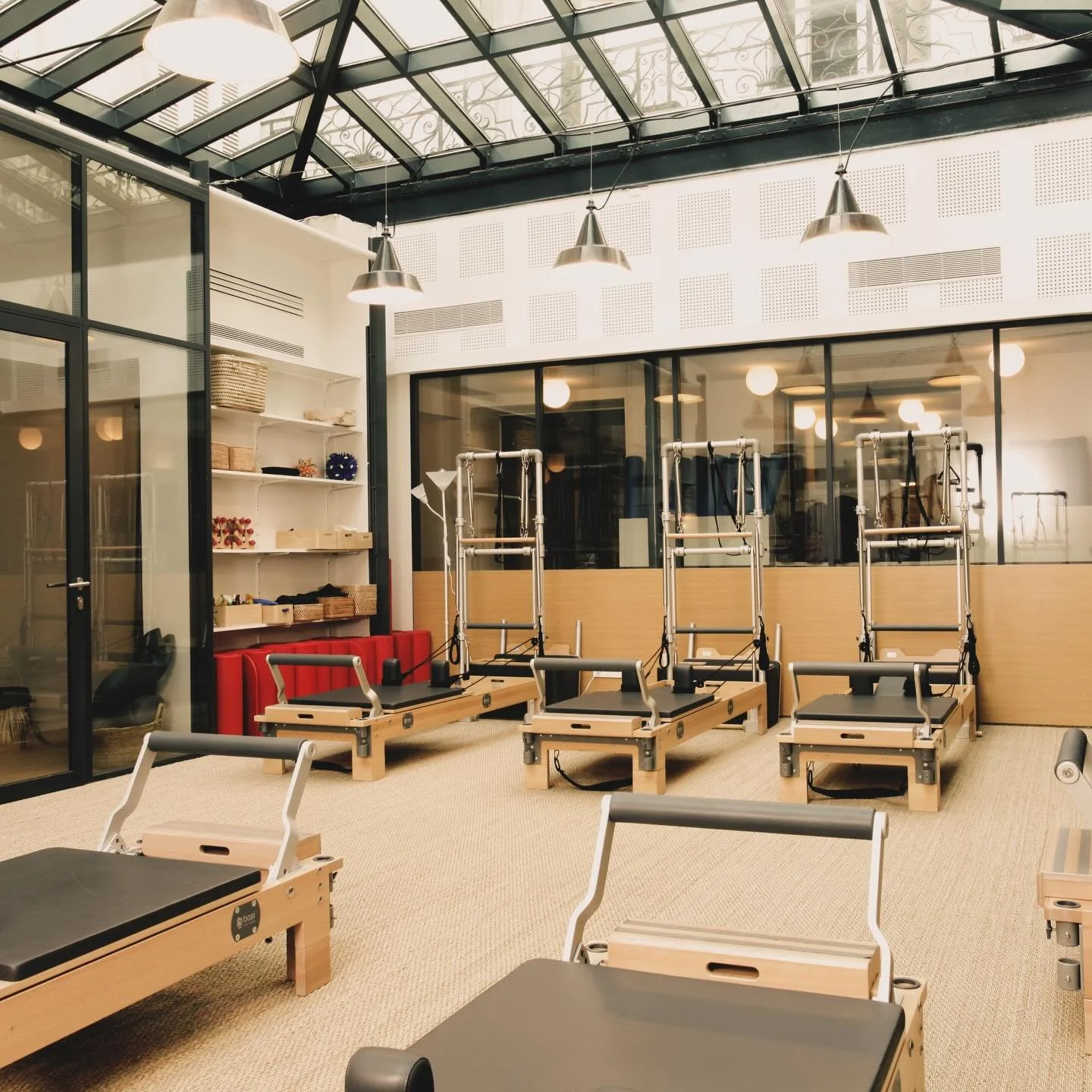 Studio Rituel vous souhaite une tr&egrave;s belle ann&eacute;e 2026 et vous attend pour vous accompagner dans vos diff&eacute;rentes pratiques 💫

Pilates , Gyrotonic, Yoga , Dance
Commencez l&rsquo;ann&eacute;e du bon pied !
Lien en bio pour tous le