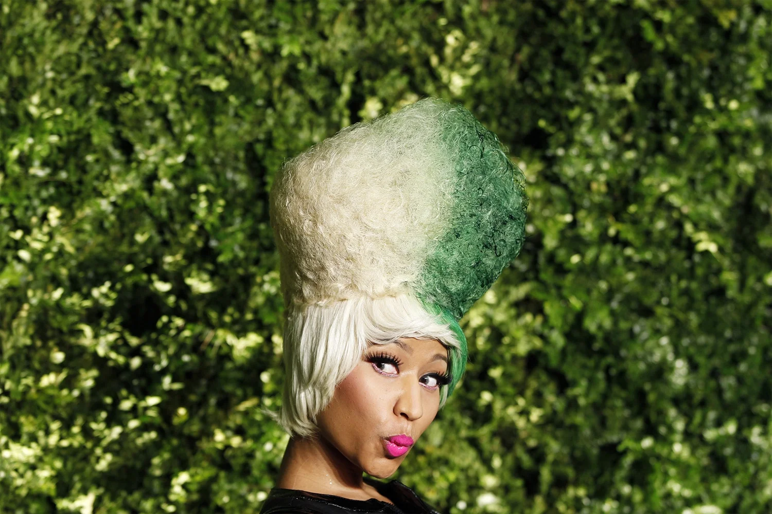 PHOTO REUTERS Christies Green Auction 03-29-11 edit 3.jpg