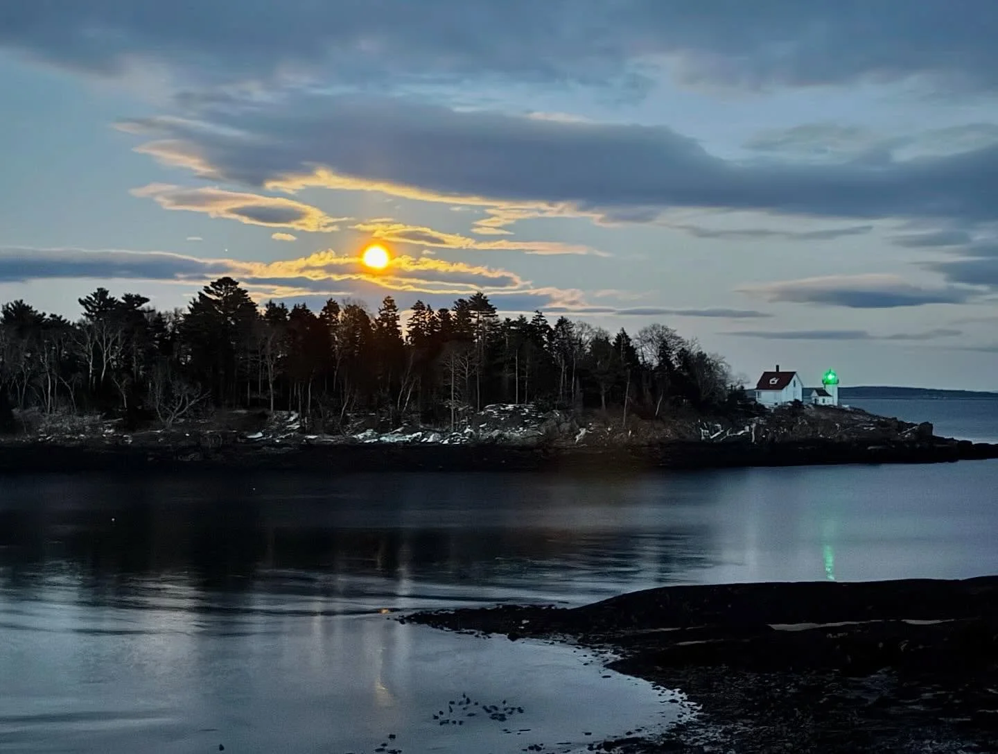 Wolf super moon over Curtis Island.  Here&rsquo;s to 2026. 
🐺🌕🙏❤️