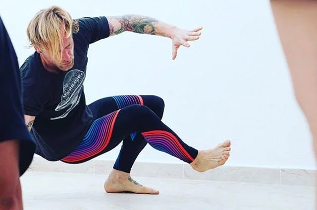 Monday🕺🏼Mobility: thrownback to the @on_topo retreat in Tulum 2 years ago where we shared in medicinal movements to the sounds of Steve Reich&rsquo;s &ldquo;Music for 18 Musicians&rdquo; 🌀⚡️☯️⚡️🌀 #fruitoftulum2016