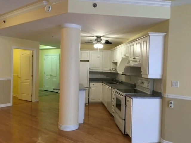 Kitchen entry6.JPG