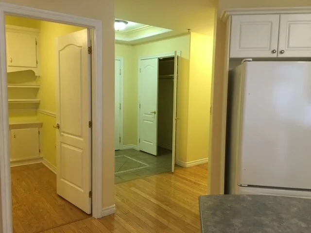 entry & den.JPG