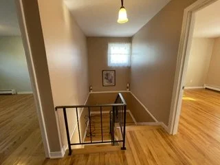 Upper stairs1668.jpeg