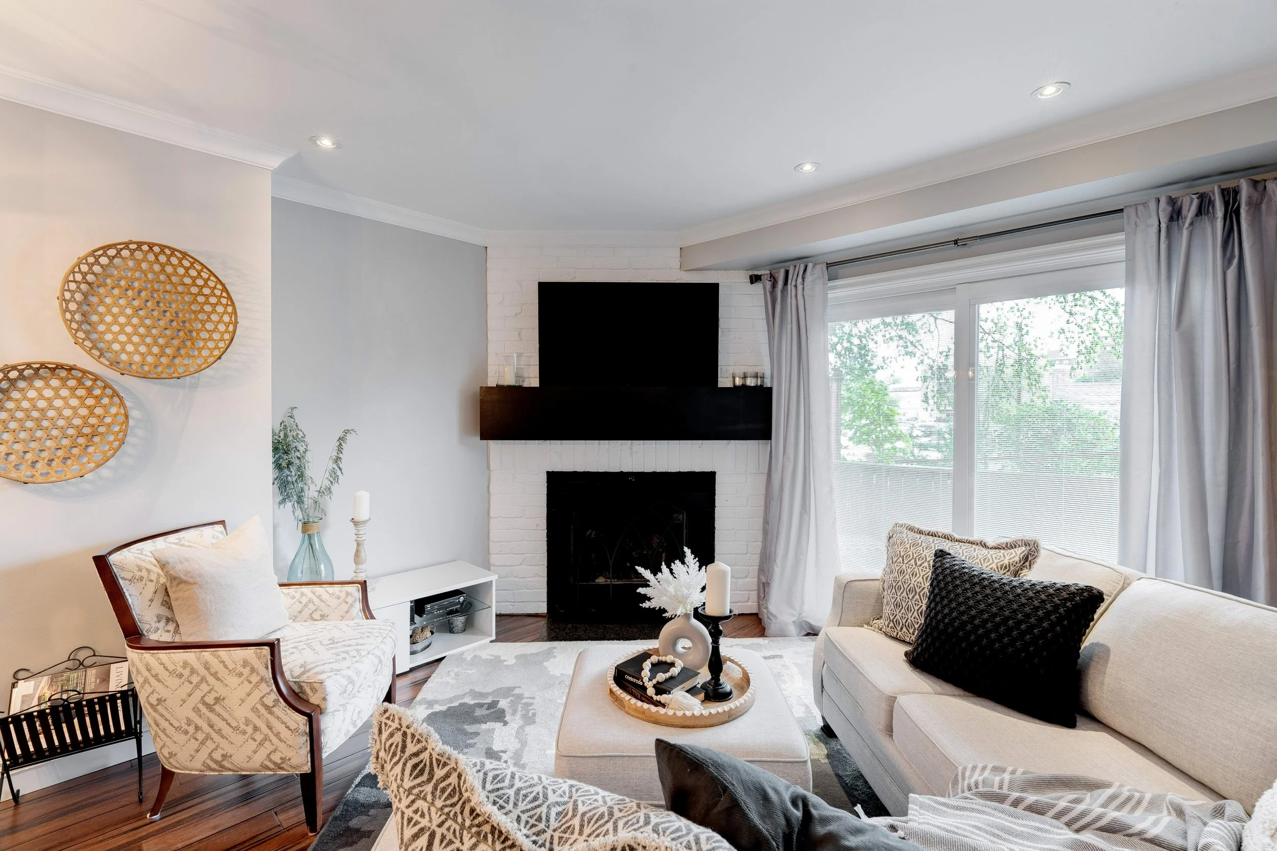 024-MAIN FLOOR-20.jpg