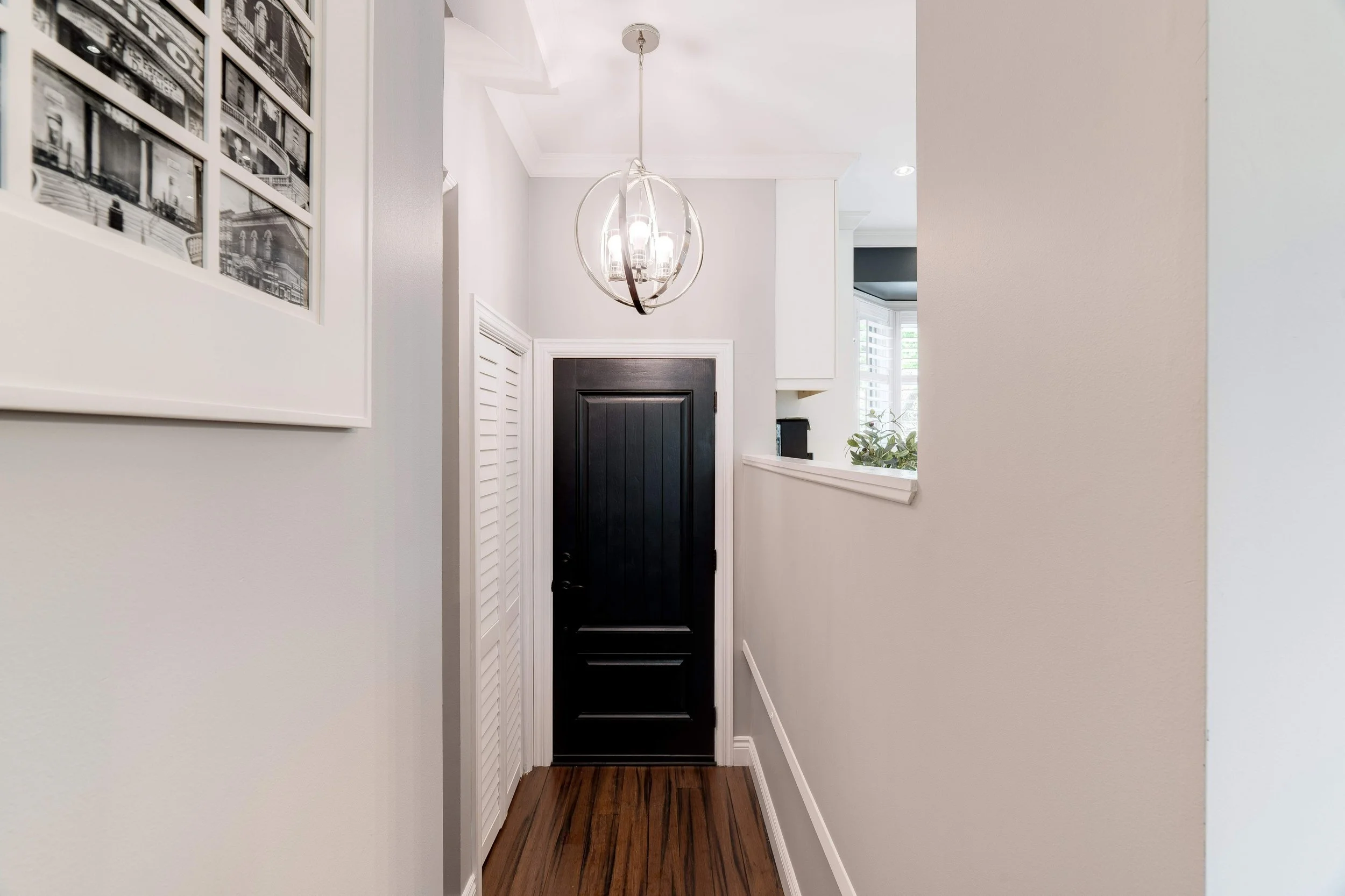 007-MAIN FLOOR-13.jpg