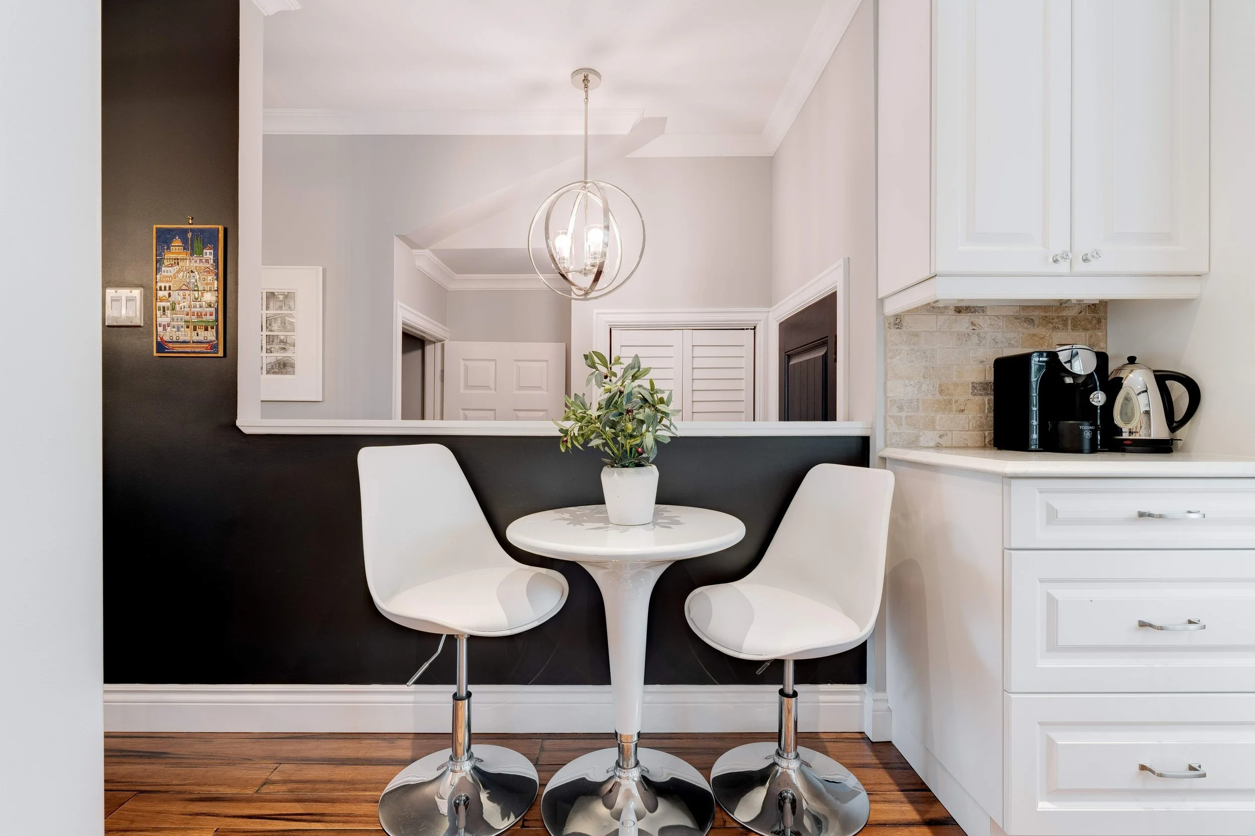 013-MAIN FLOOR-7.jpg