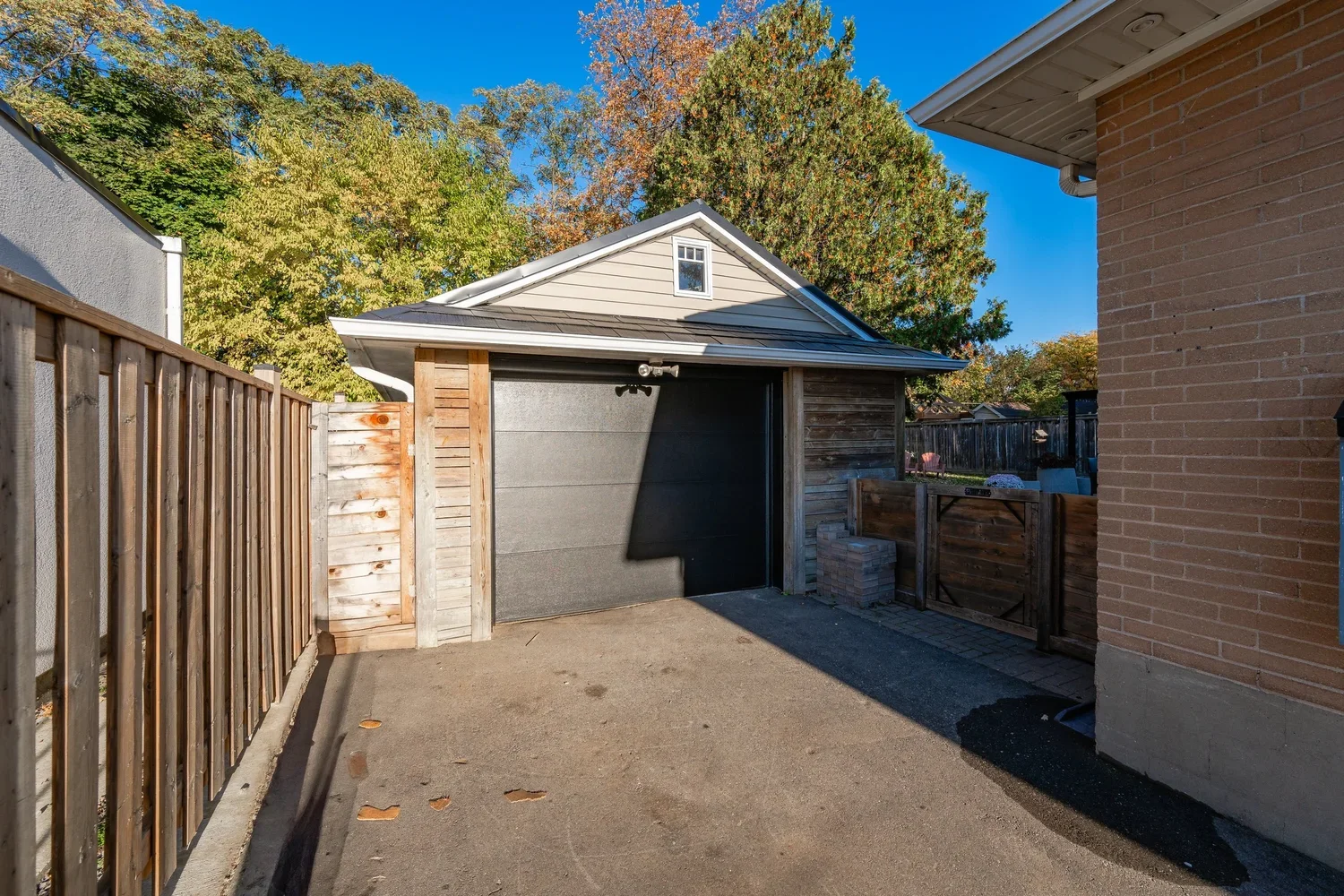 044-433+Pinegrove+Road+Oakville,+ON,+L6K+2B6)-6.webp