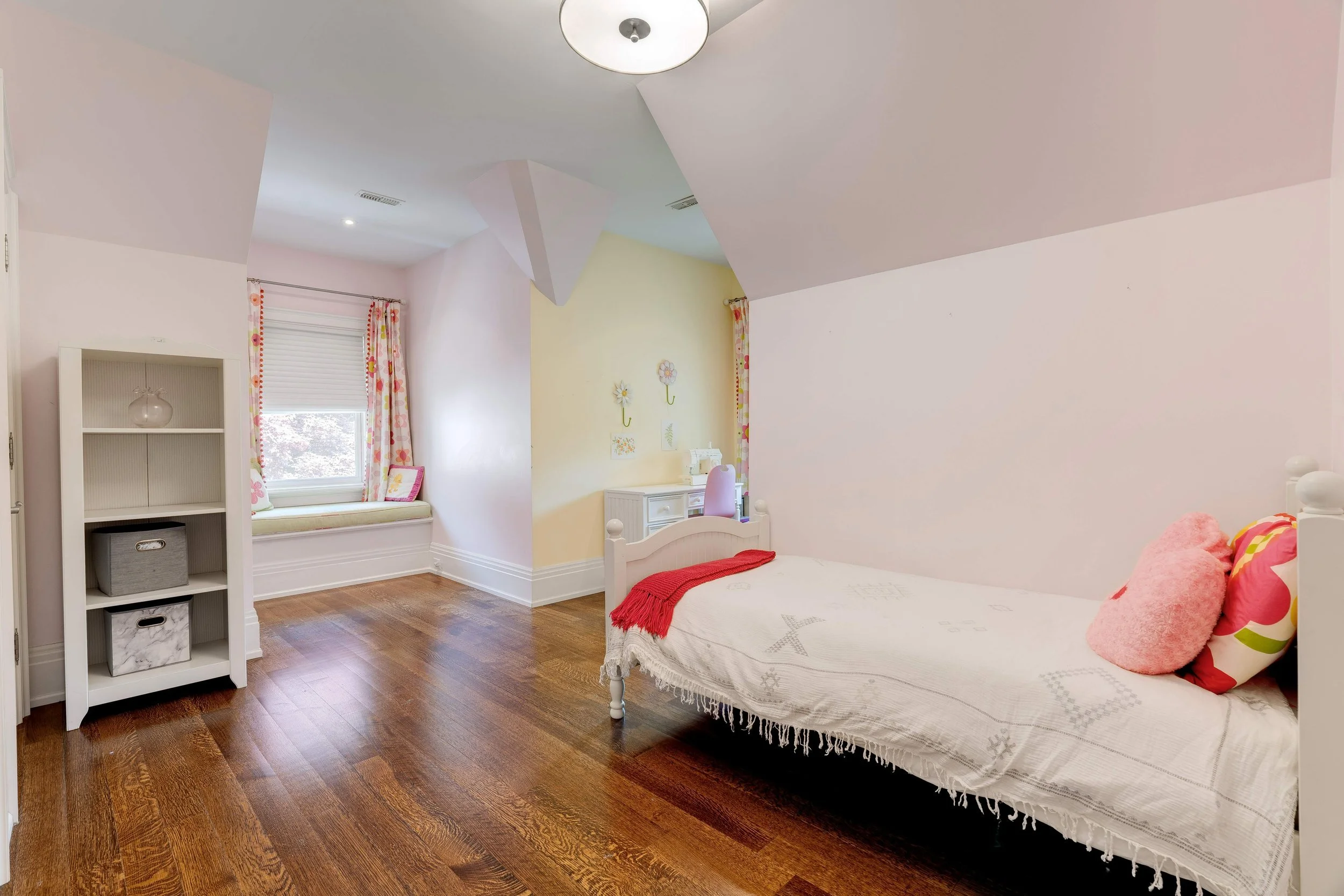 084-SECOND FLOOR-35.jpg