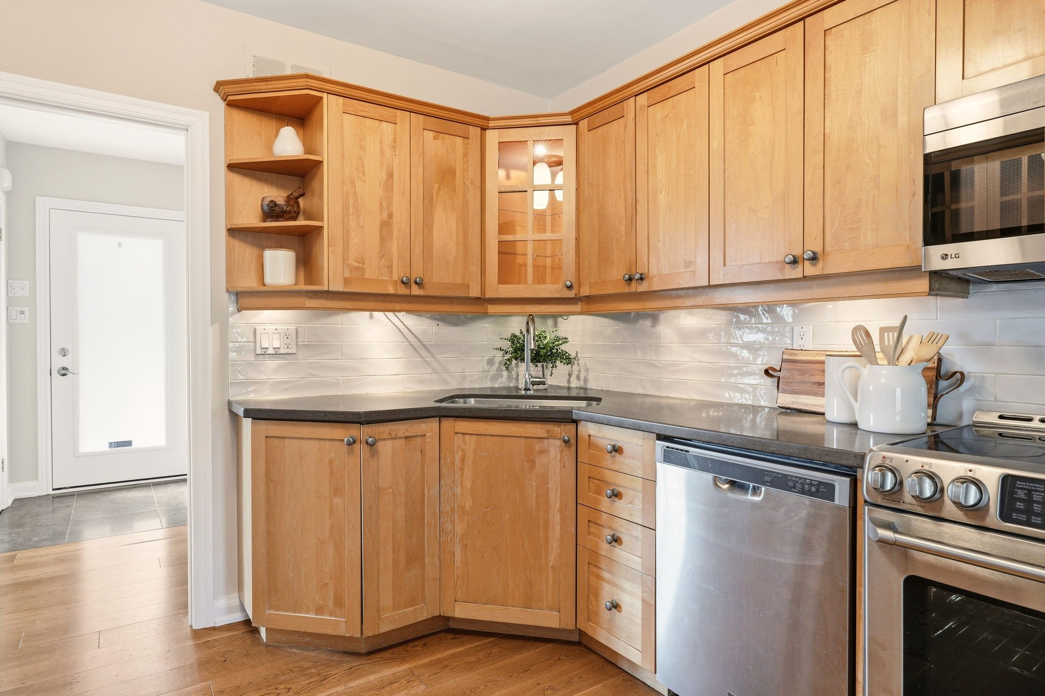 14-web-or-mls-MAIN FLOOR-22.jpg