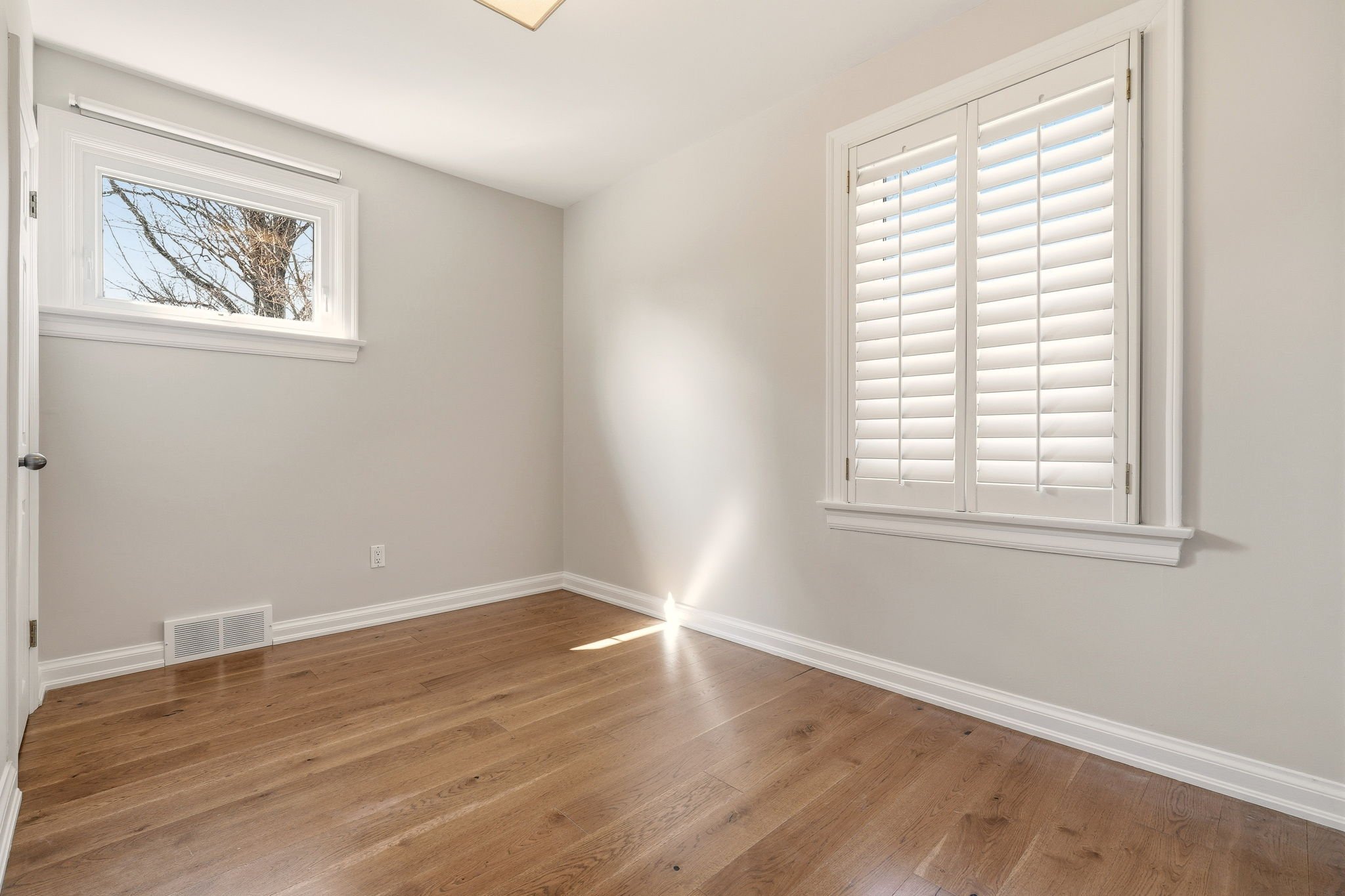 34-web-or-mls-MAIN FLOOR-34.jpg