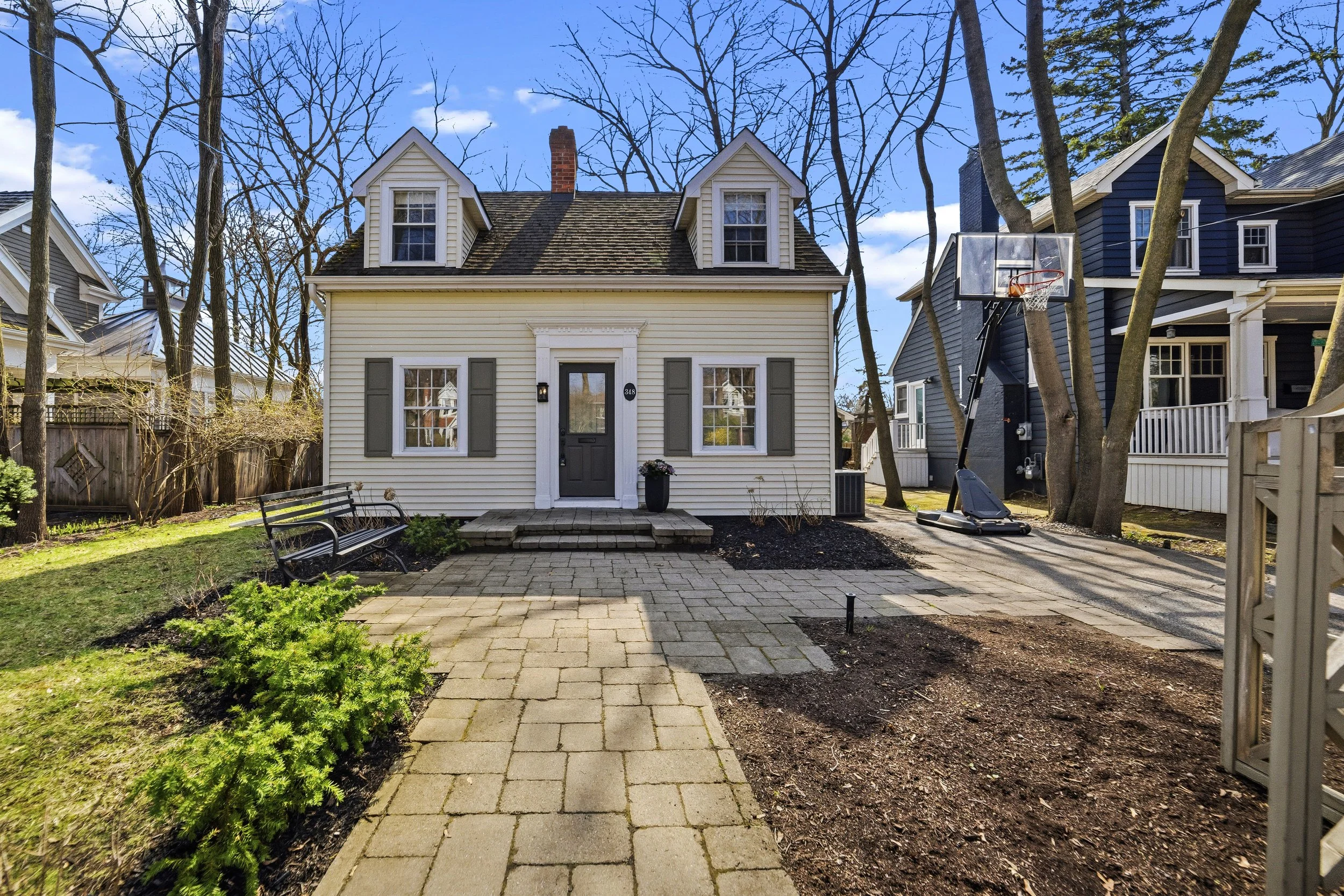 348 Douglas Avenue, Oakville ON