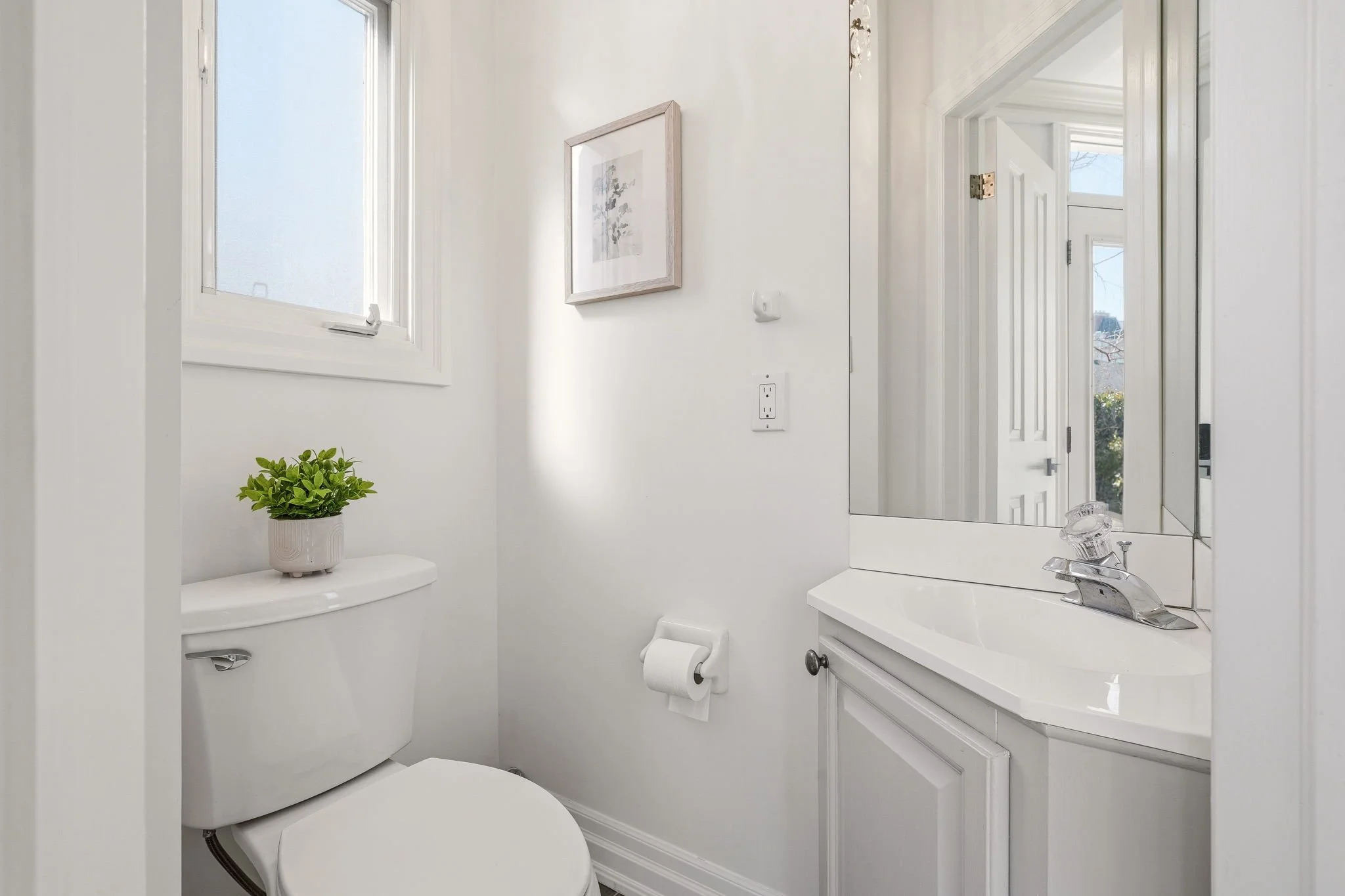 25-web-or-mls-MAIN FLOOR-22.jpg