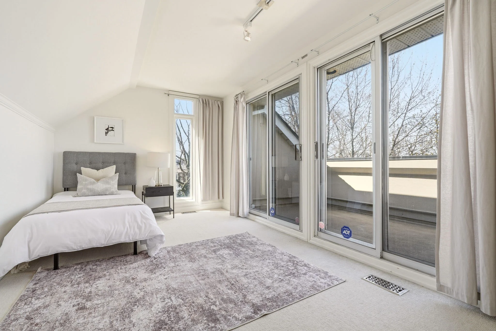 54-web-or-mls-FOURTH FLOOR-3.jpg