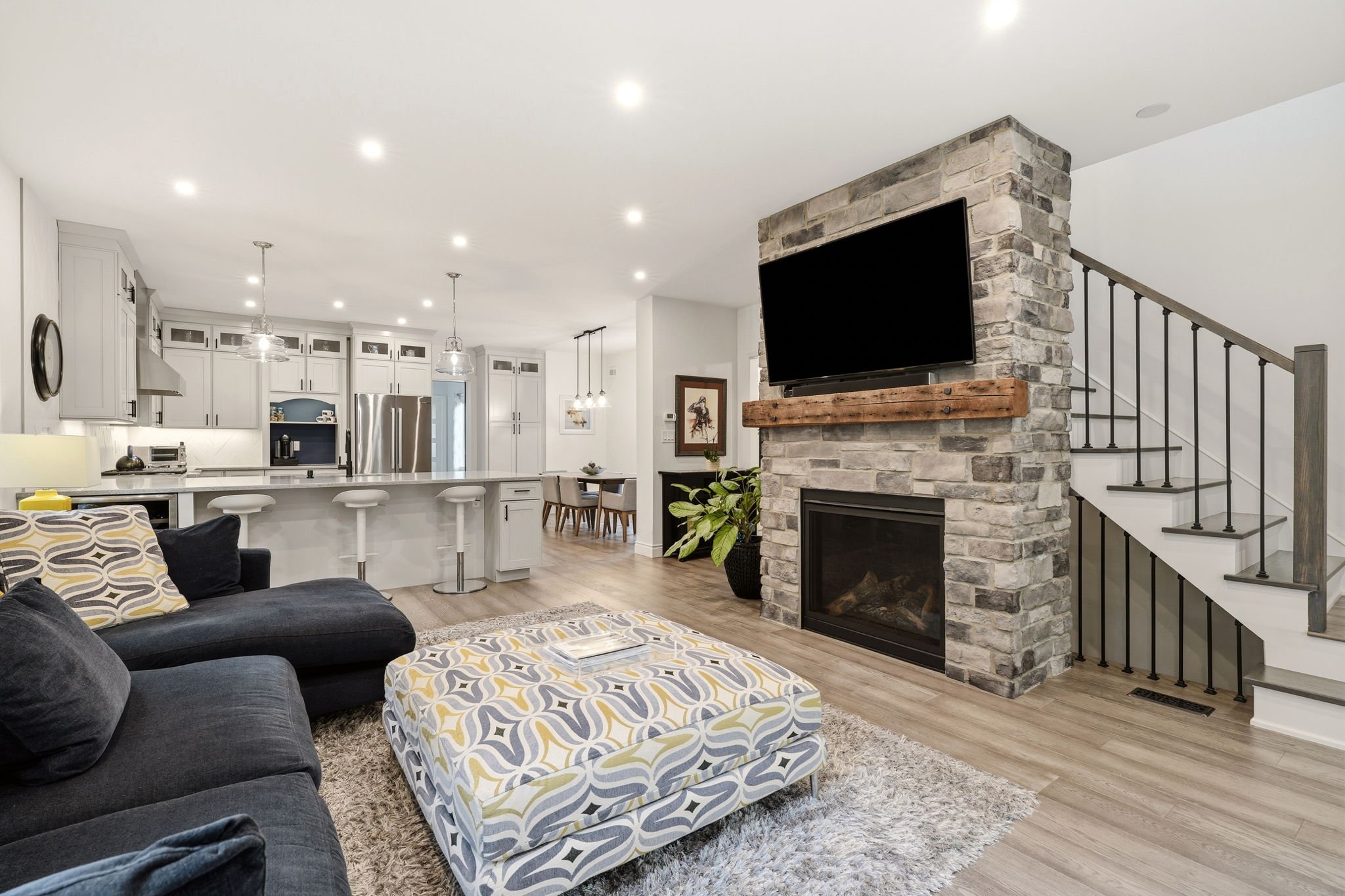13-web-or-mls-MAIN FLOOR-10.jpg