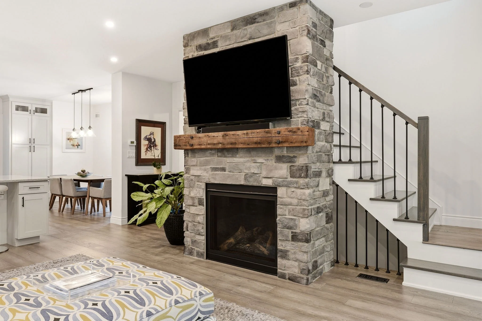 14-web-or-mls-MAIN FLOOR-11.jpg