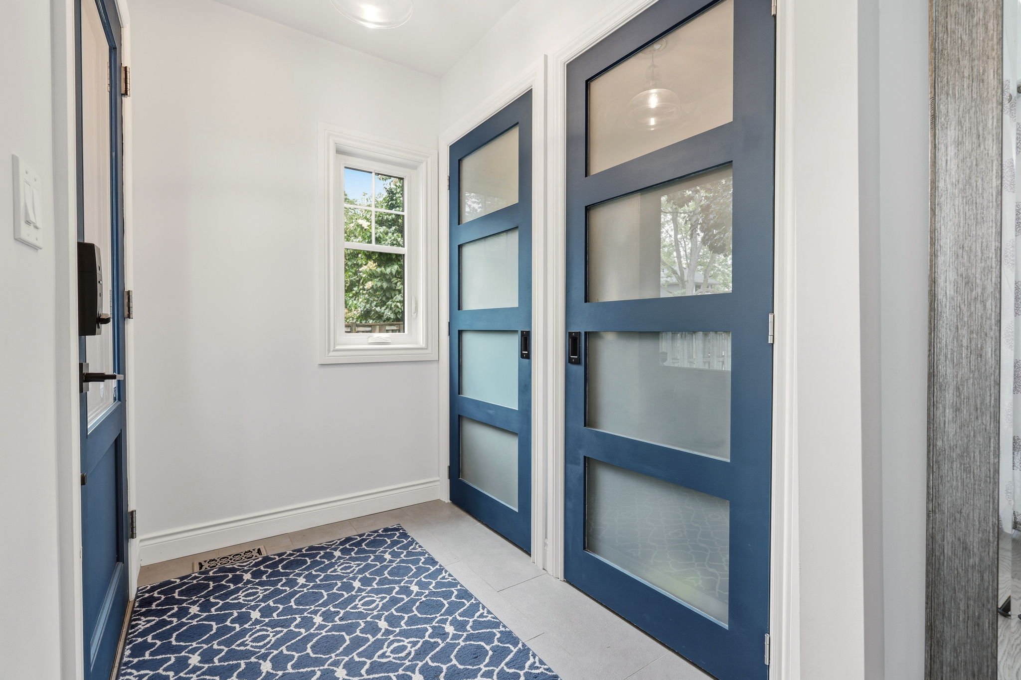 29-web-or-mls-MAIN FLOOR-26.jpg