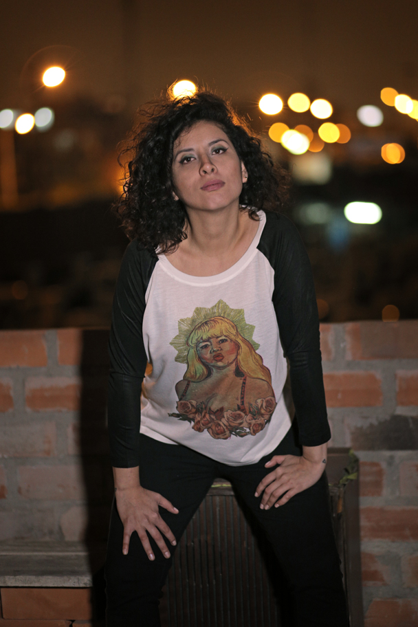Polo 'LIKE A VIRGIN' · Color Blanco mangas negras · Tallas: Estándar Precio: 60 soles AGOTADO