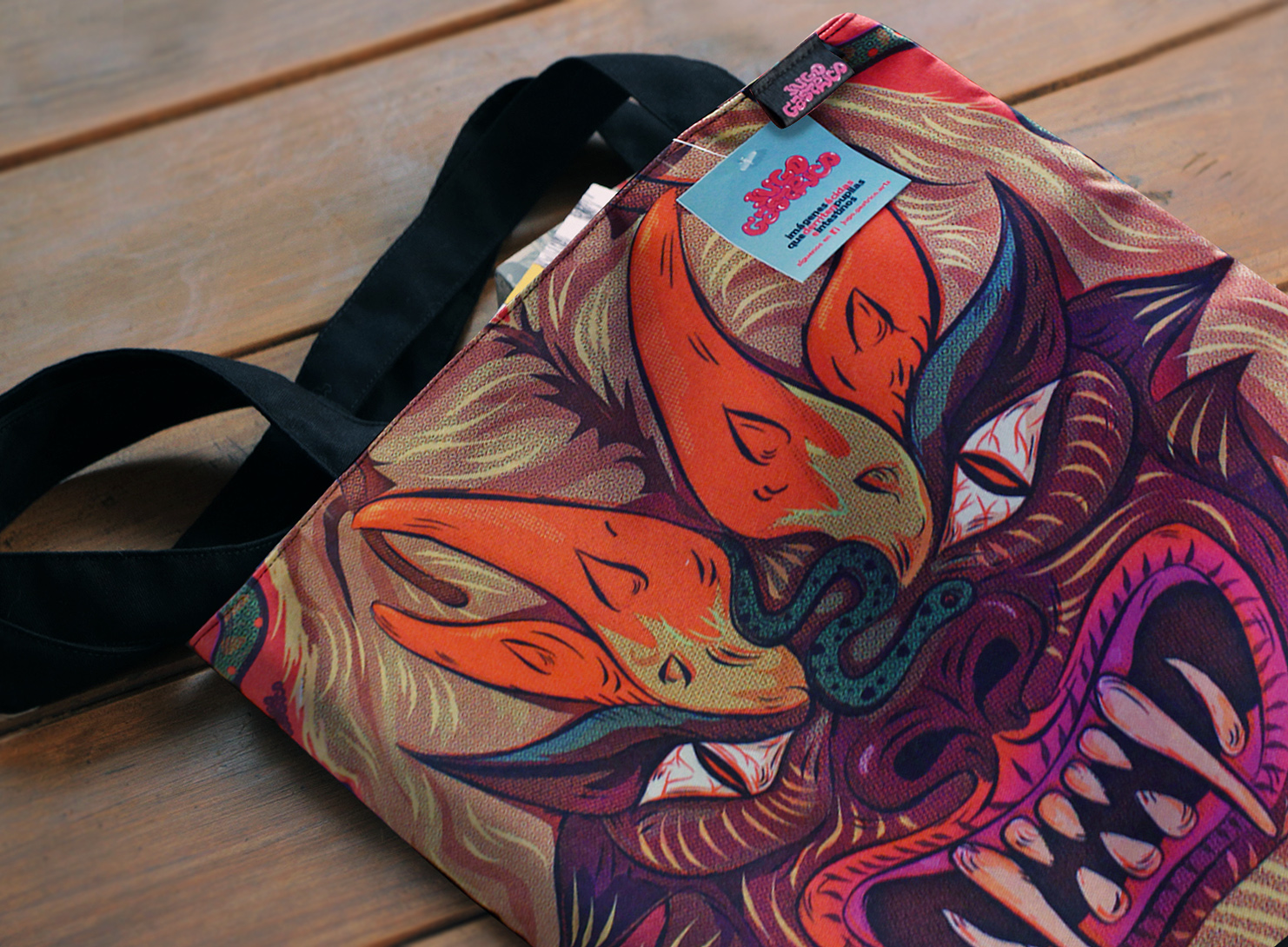 Bolso 'SAQRA' Material: DRILL TEC. SUBLIMADO + forro negro Precio: 60 soles AGOTADO