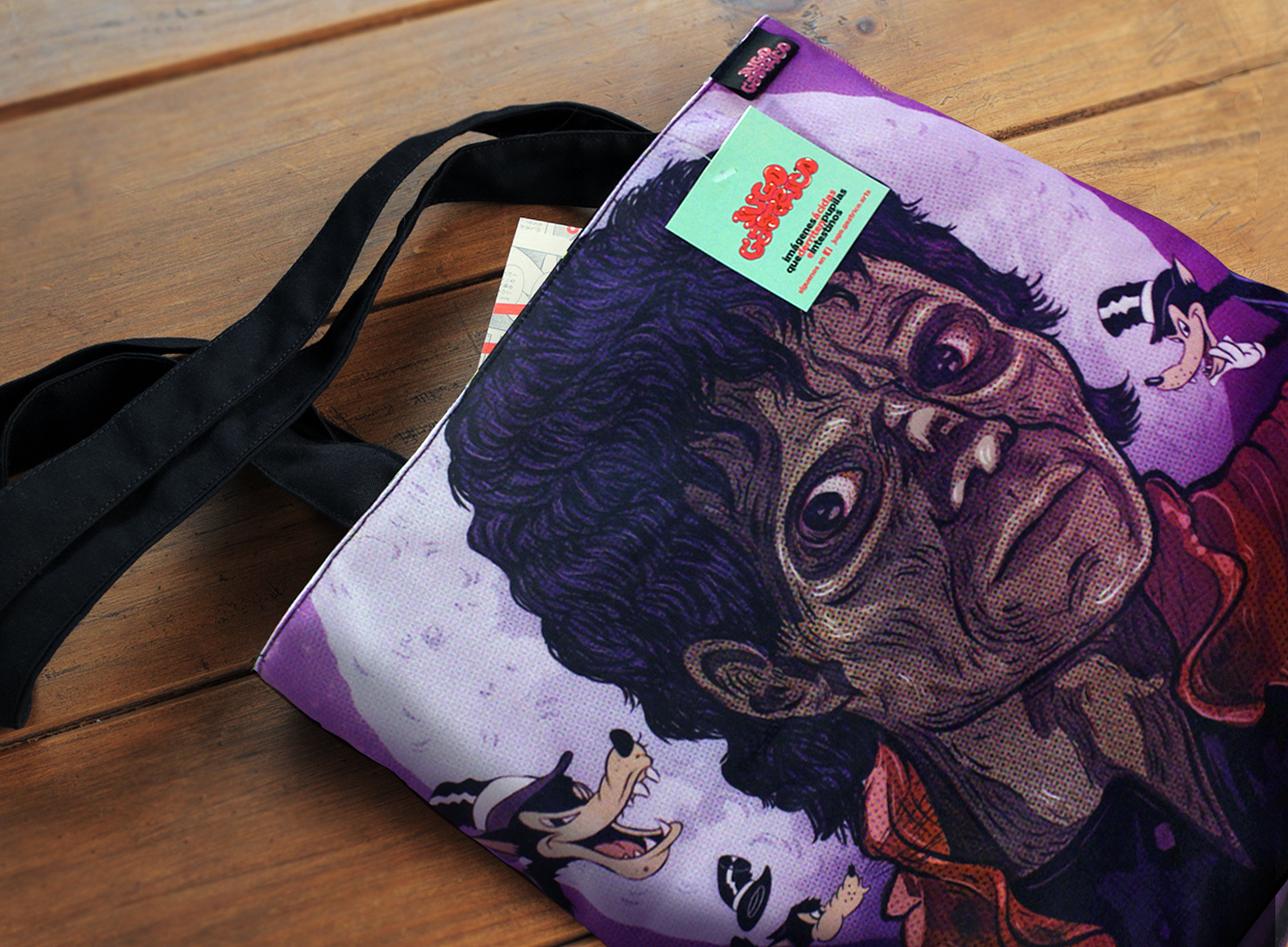 Bolso 'THRILLER BIG BAD WOLF' Material: DRILL TEC. SUBLIMADO + forro negro Precio: 60 soles AGOTADO