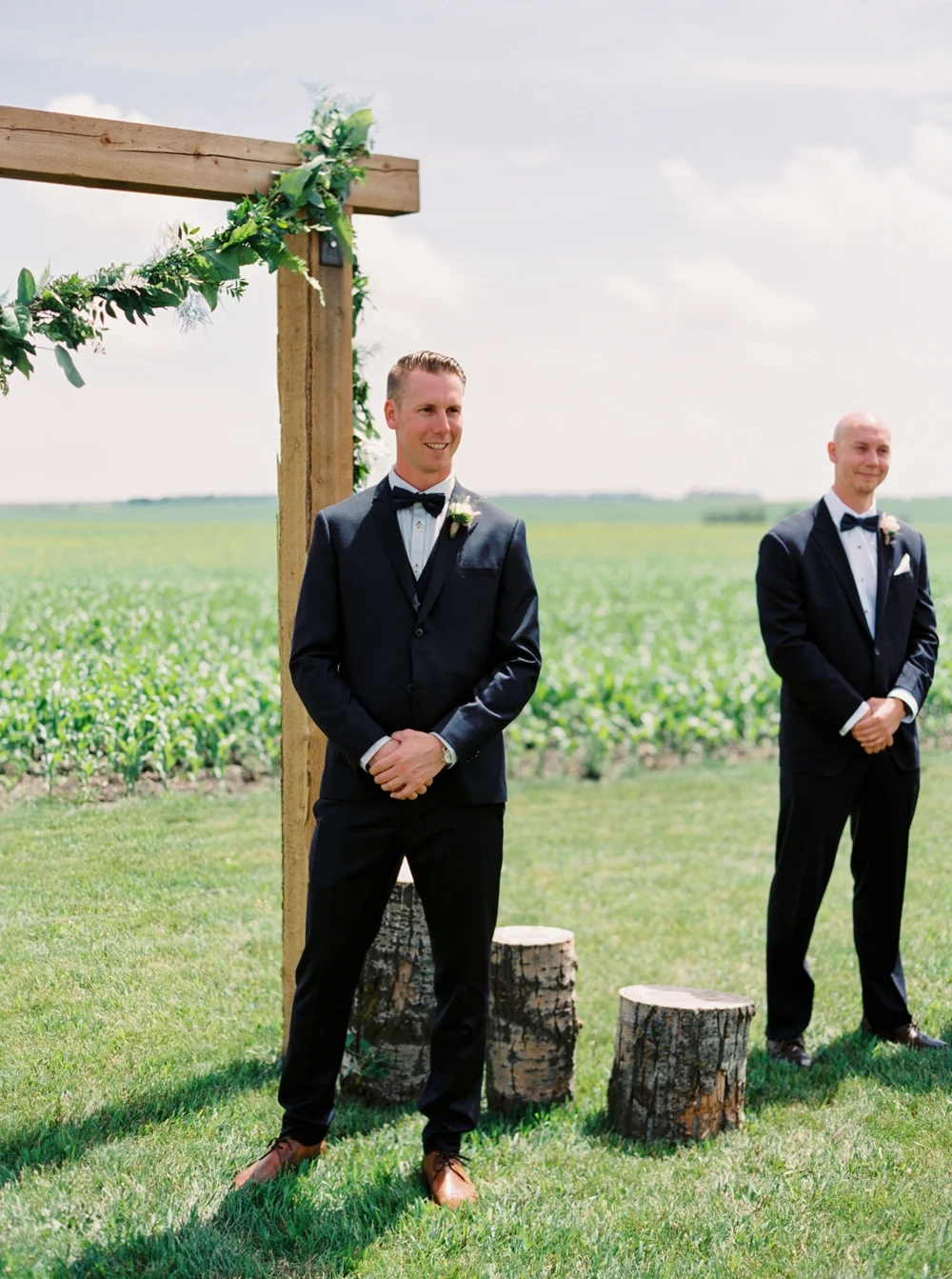 calgary wedding photographers | willow lane barn | barn wedding | alberta wedding photographer | fine art film photography