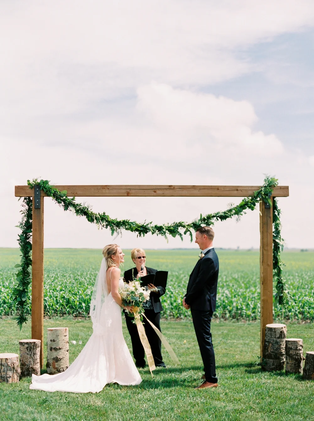 calgary wedding photographers | willow lane barn | barn wedding | alberta wedding photographer | fine art film photography