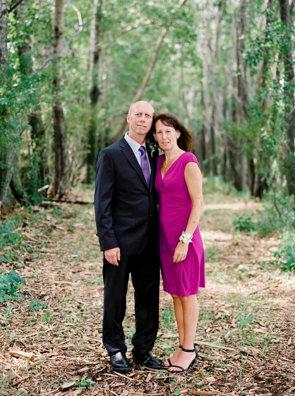 calgary wedding photographers | willow lane barn | barn wedding | alberta wedding photographer | fine art film photography
