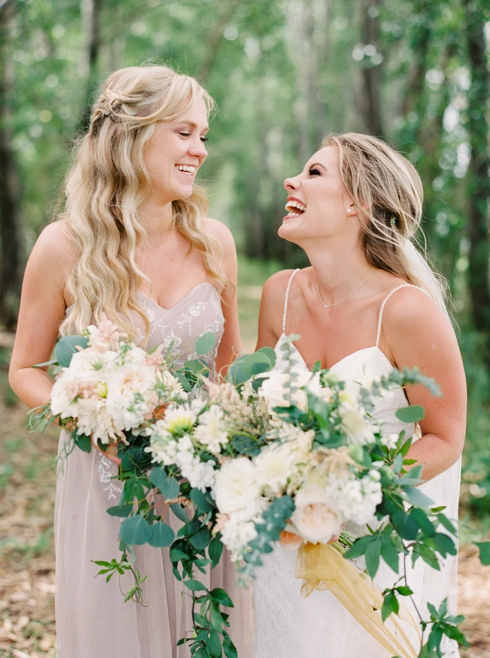 calgary wedding photographers | willow lane barn | barn wedding | alberta wedding photographer | fine art film photography | neutral color palette
