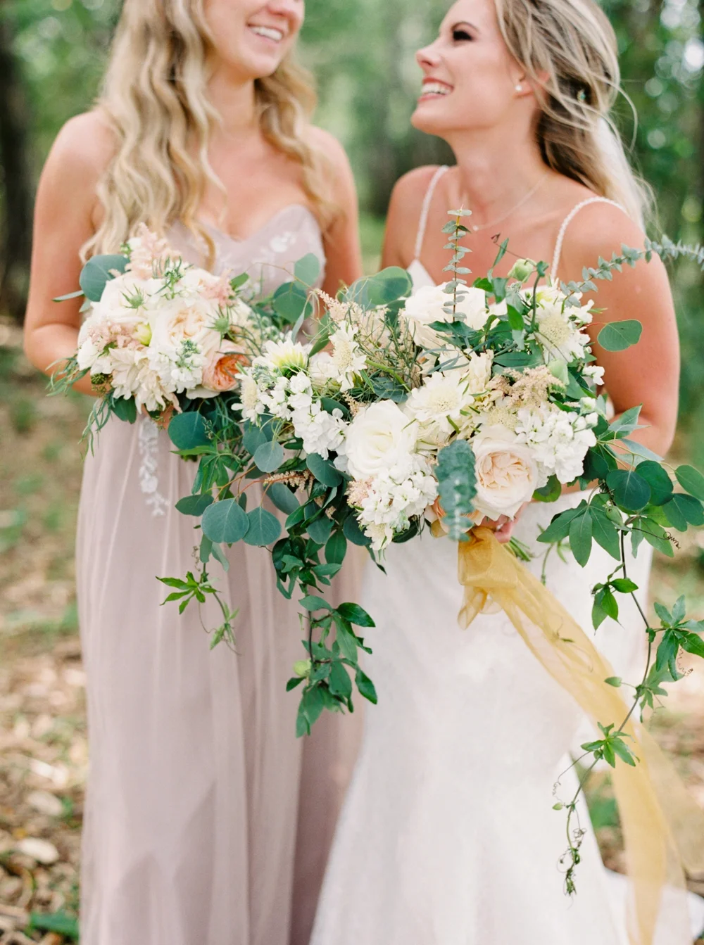 calgary wedding photographers | willow lane barn | barn wedding | alberta wedding photographer | fine art film photography | neutral color palette