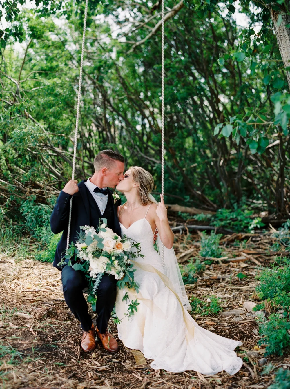 calgary wedding photographers | willow lane barn | barn wedding | alberta wedding photographer | fine art film photography | neutral color palette