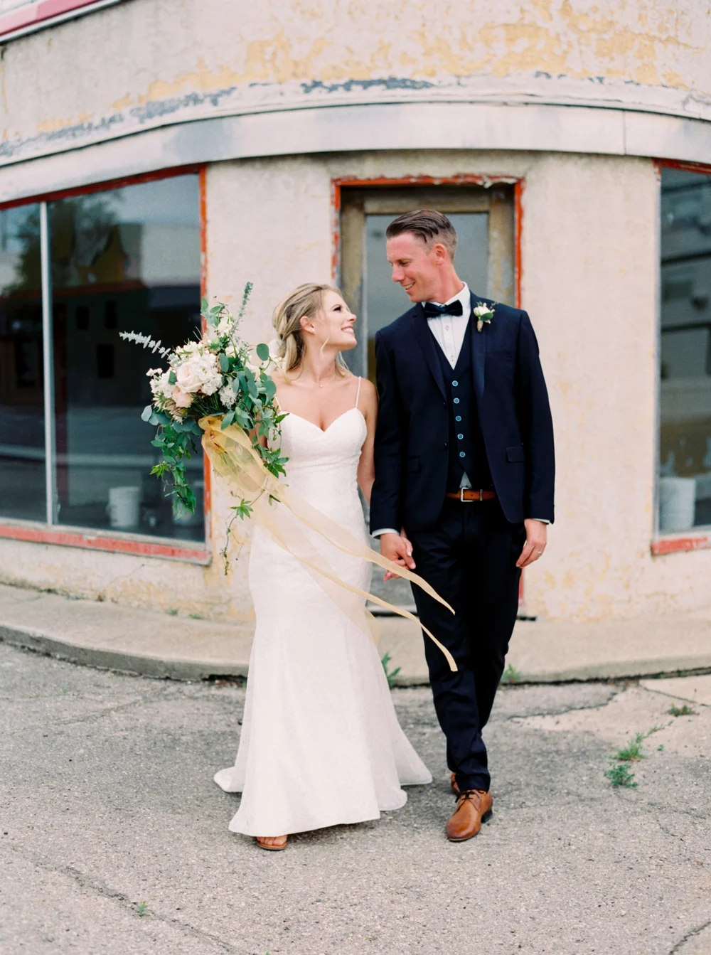 calgary wedding photographers | willow lane barn | barn wedding | alberta wedding photographer | fine art film photography | neutral color palette