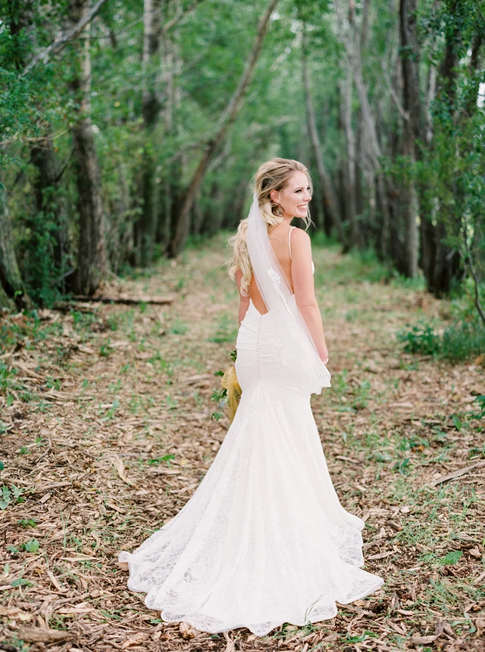 calgary wedding photographers | willow lane barn | barn wedding | alberta wedding photographer | fine art film photography | neutral color palette