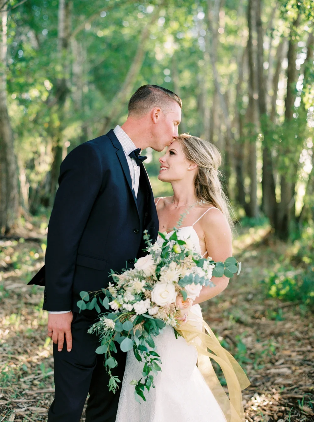 calgary wedding photographers | willow lane barn | barn wedding | alberta wedding photographer | fine art film photography | neutral color palette