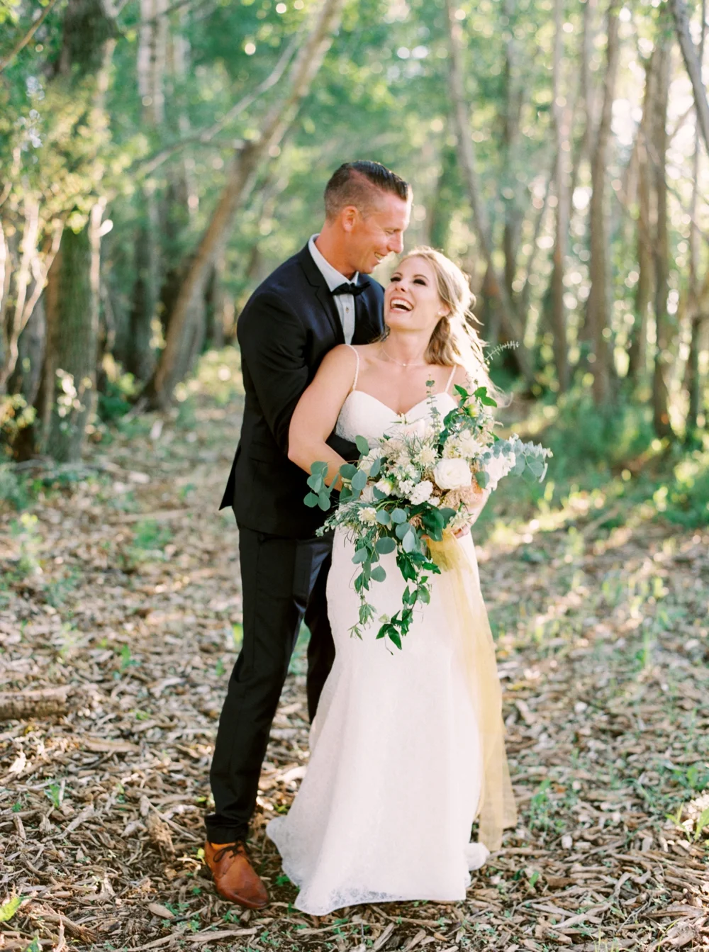 calgary wedding photographers | willow lane barn | barn wedding | alberta wedding photographer | fine art film photography | neutral color palette