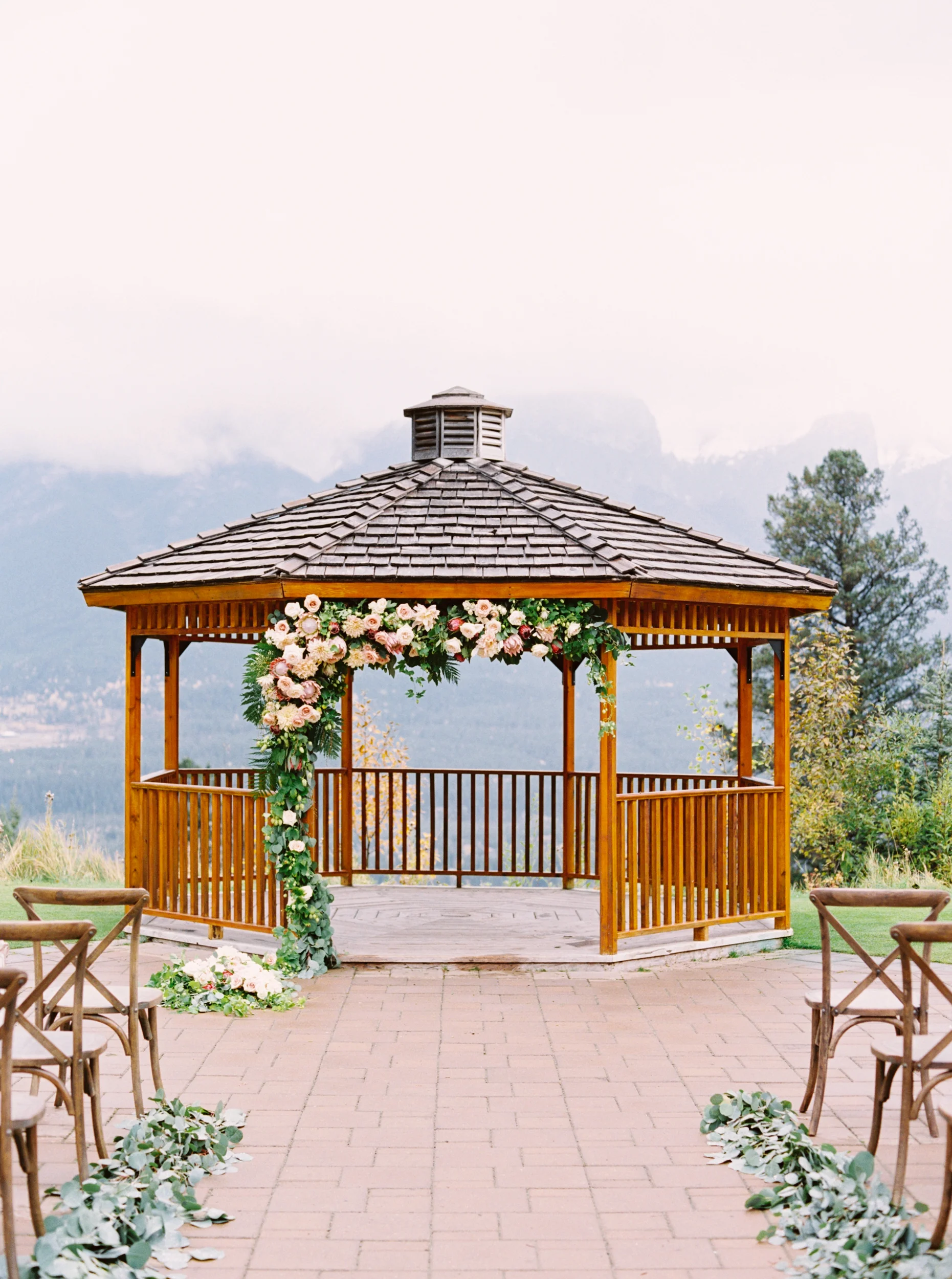 Calgary Wedding Photographers | Wedding Ceremony | Canmore Silvertip Resort Photography
