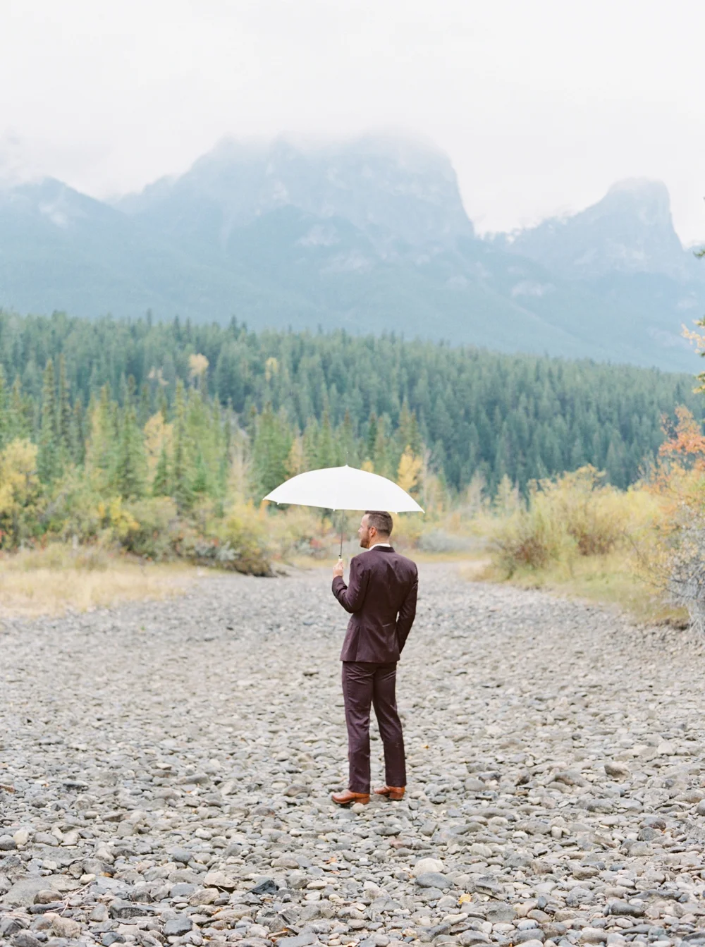 Calgary Wedding Photographers | Canmore Silvertip Resort Wedding | Outdoor Ceremony | California Rustic Boho Wedding