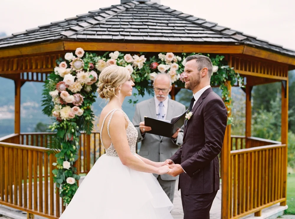 Calgary Wedding Photographers | Canmore Silvertip Resort Wedding | Outdoor Ceremony | California Rustic Boho Wedding