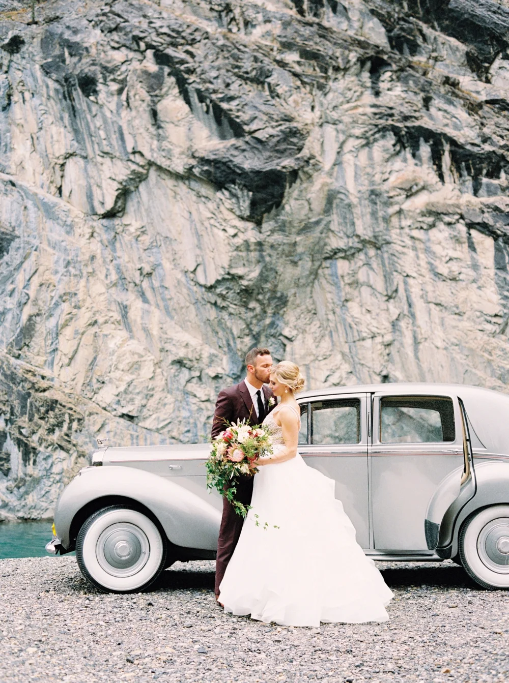 Calgary Wedding Photographers | Canmore Silvertip Resort Wedding | Outdoor Ceremony | California Rustic Boho Wedding