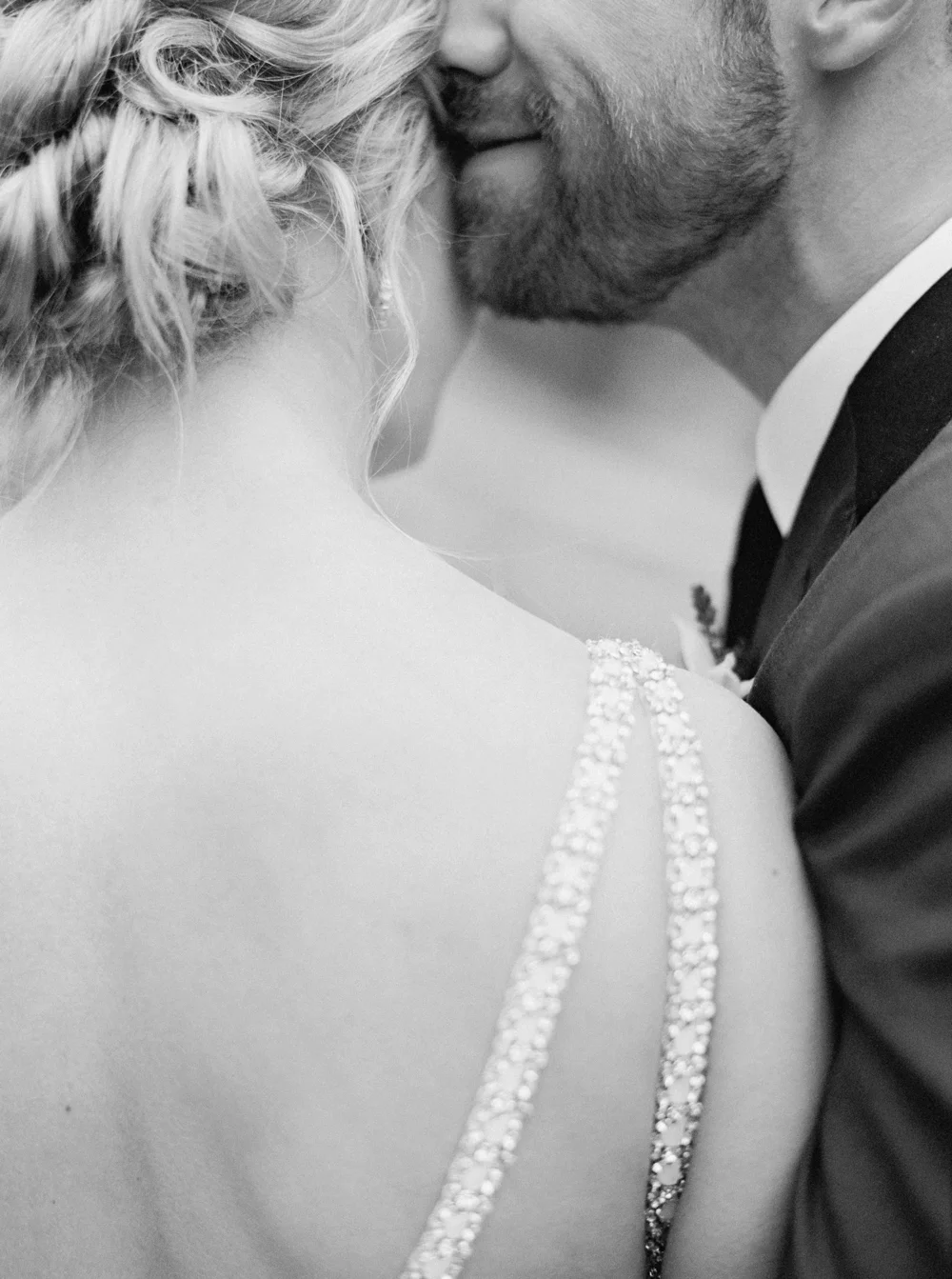 Calgary Wedding Photographers | Canmore Silvertip Resort Wedding | Outdoor Ceremony | California Rustic Boho Wedding