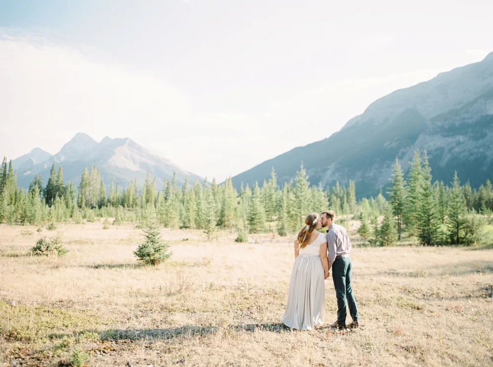 Calgary Canmore and Banff Rocky Mountain Wedding Photographer | Kananaskis Mountain Intimate wedding elopement | Justine Milton Photography