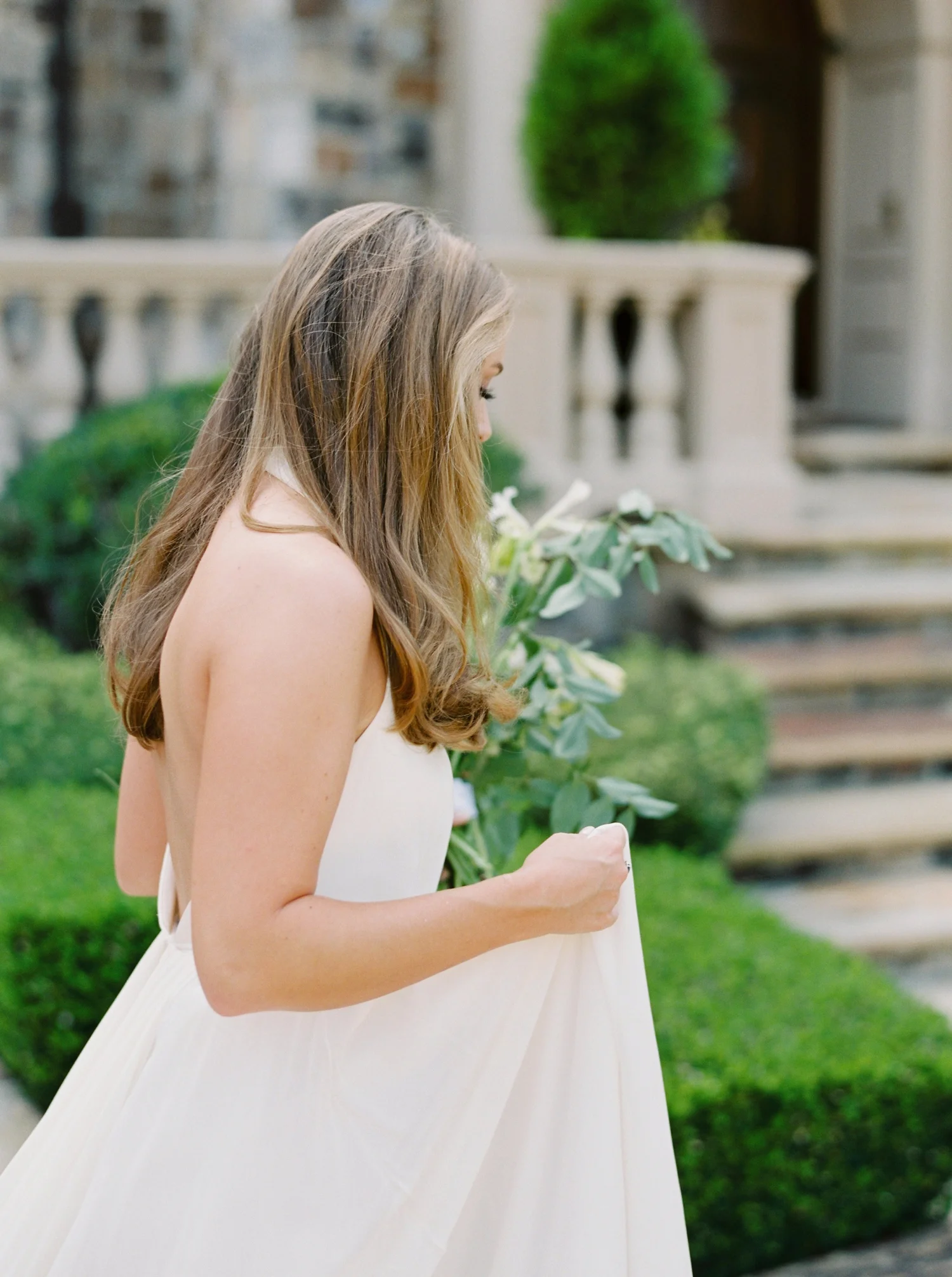 Calgary wedding photographers | georgia wedding photographers | fine art film | Justine Milton Photography | georgia wedding | pastel bouquet | pastel wedding | wedding dress
