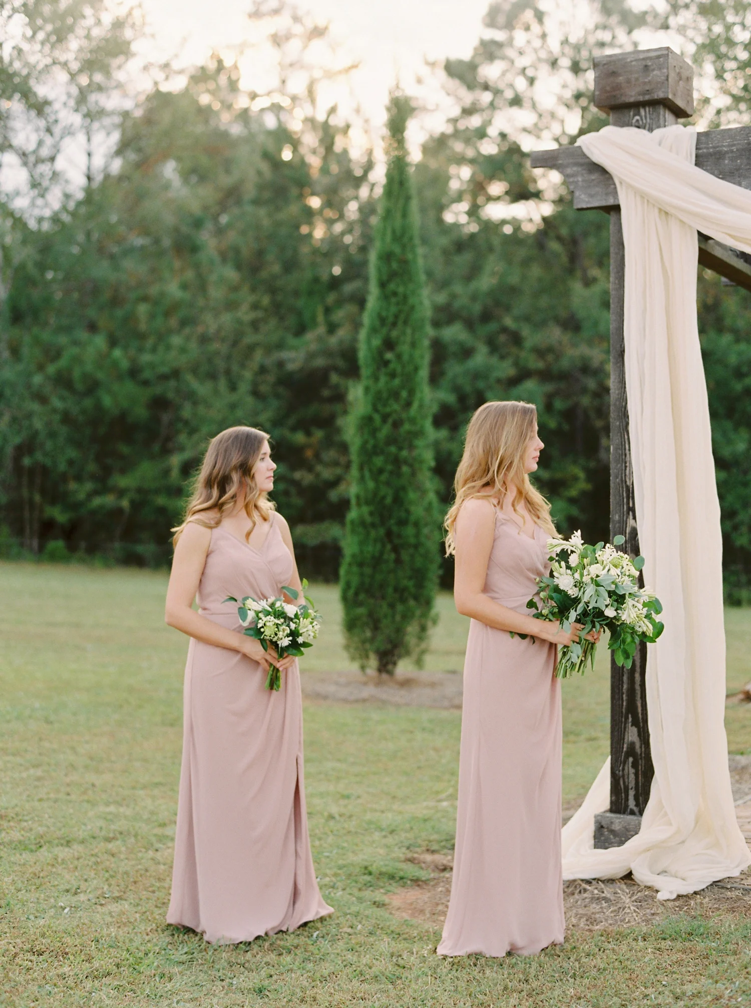 Calgary wedding photographers | georgia wedding photographers | fine art film | Justine Milton Photography | georgia wedding | wedding ceremony | bridesmaids | pastel dresses