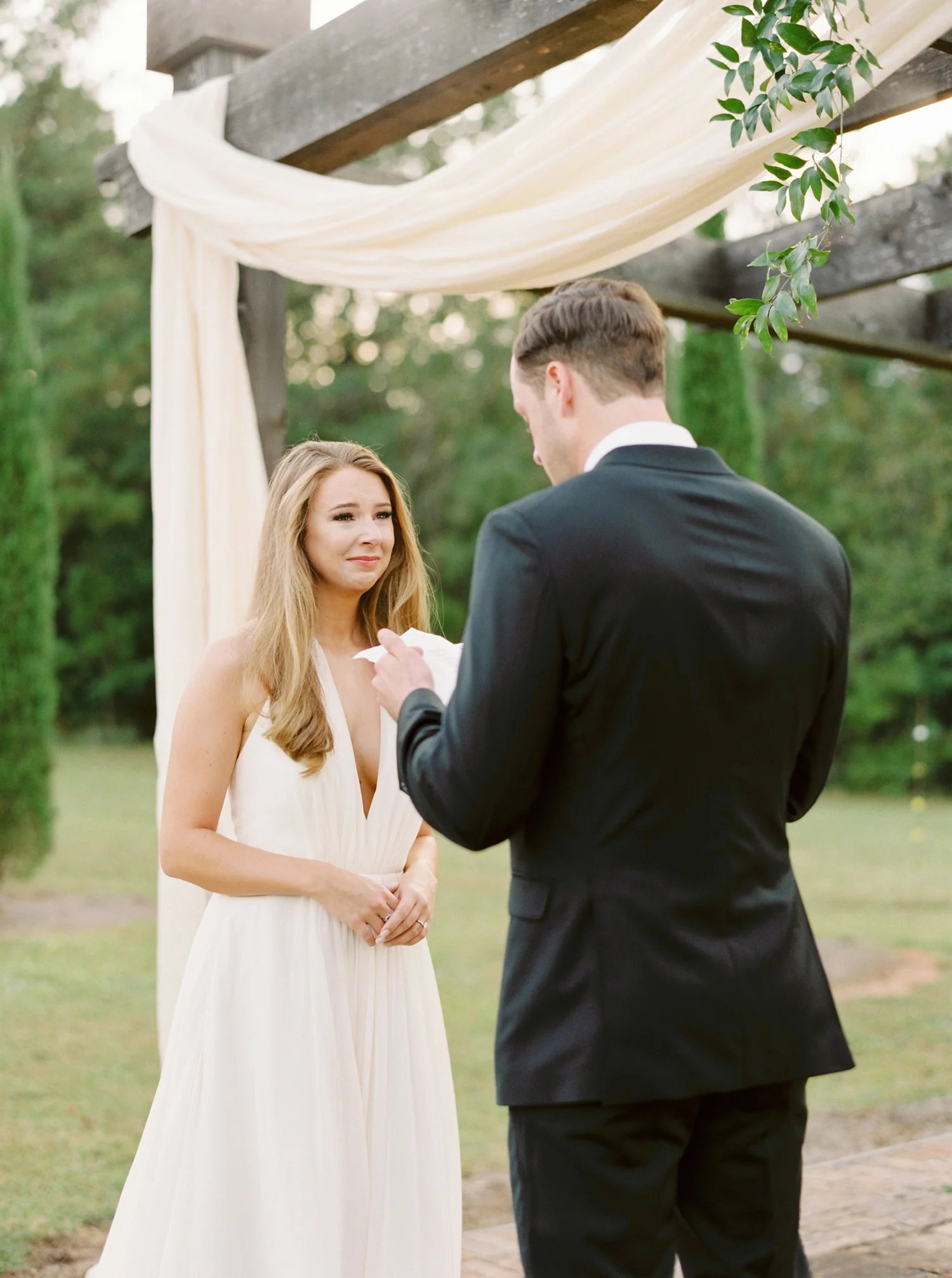 Calgary wedding photographers | georgia wedding photographers | fine art film | Justine Milton Photography | georgia wedding | wedding ceremony | wedding vows