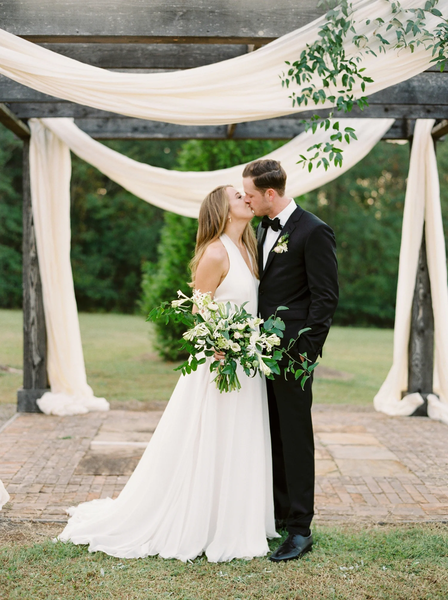 Calgary wedding photographers | georgia wedding photographers | fine art film | Justine Milton Photography | georgia wedding | bride and groom portraits
