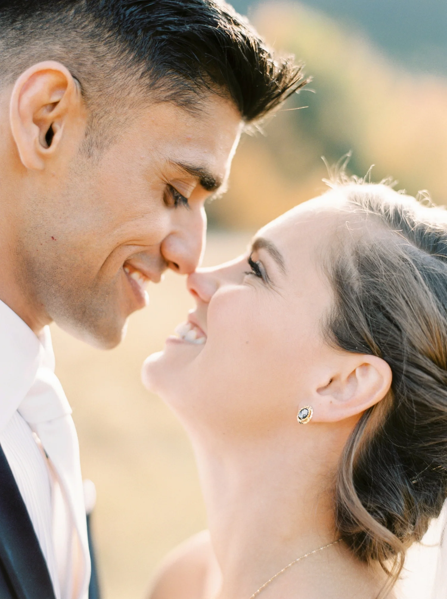 Calgary wedding photographers | fine art film | Justine Milton Photography | canmore wedding photographers | bride and groom portraits | mountain photography | bride and groom kiss