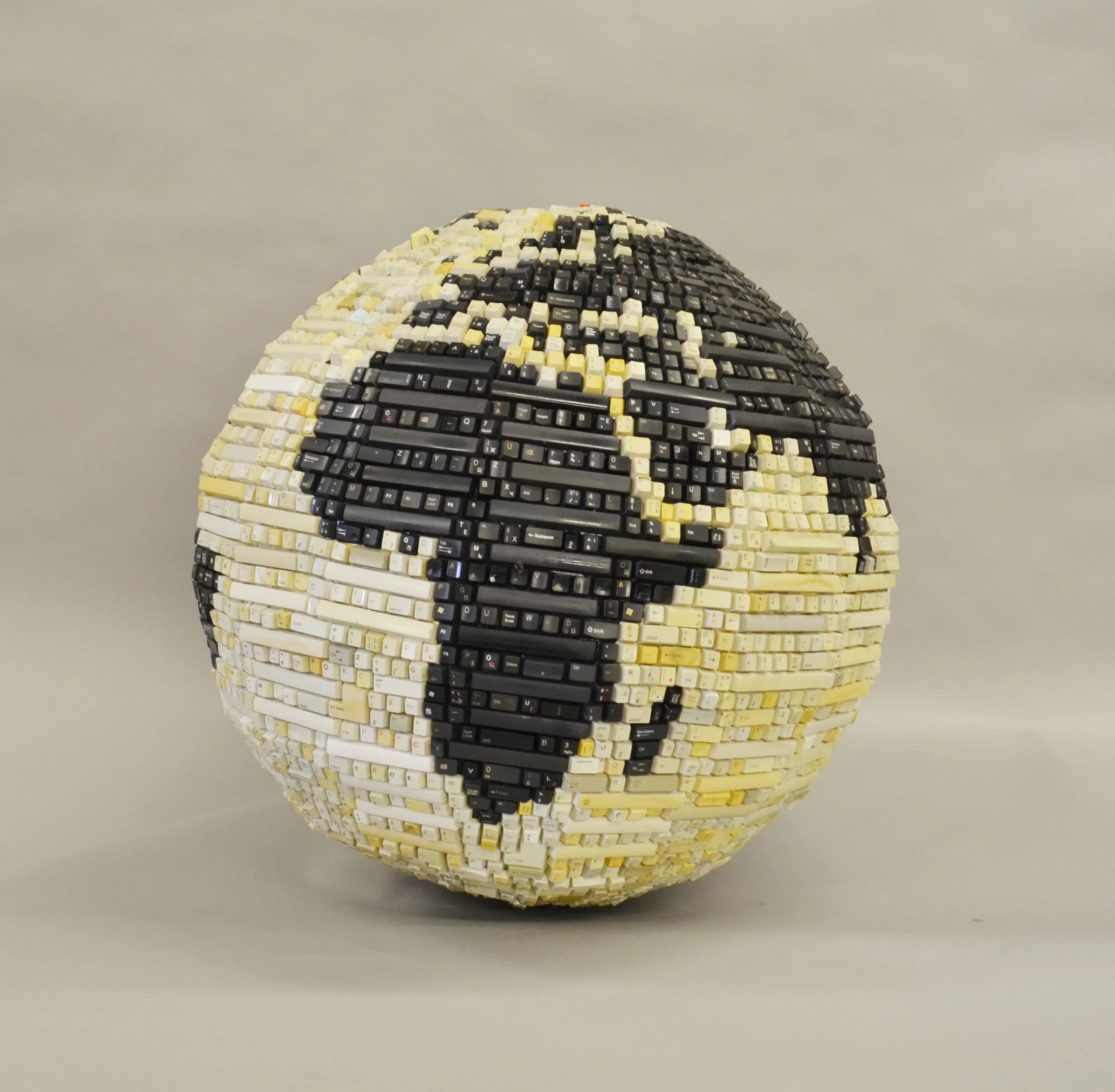 KEYBOARD GLOBE .001 2016 (Private Collection)