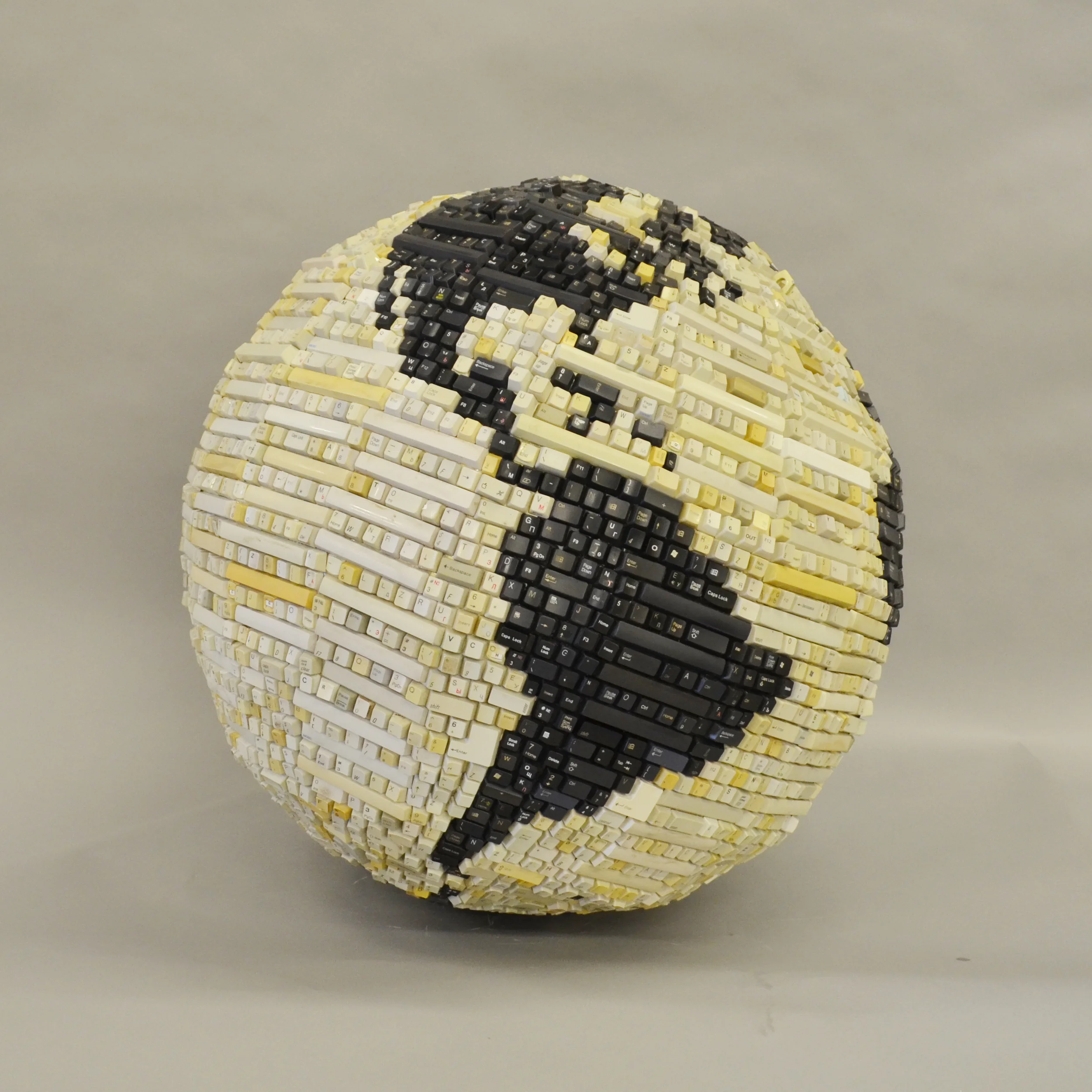 KEYBOARD GLOBE .001 2016 (Private Collection)